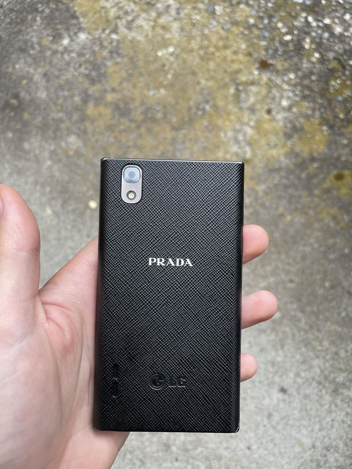 Prada Prada x LG 2008 touchscreen phone collectors item *read 👇* Size ONE SIZE - 2 Thumbnail