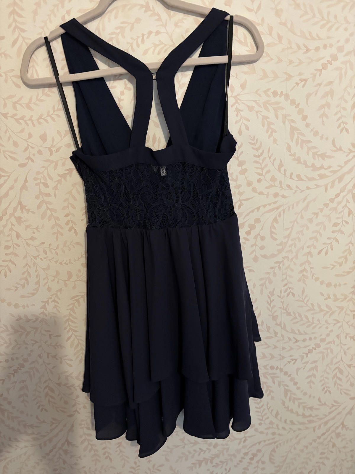 BCBGeneration Tiered Ruffle Dress Navy sz 4 semi-formal