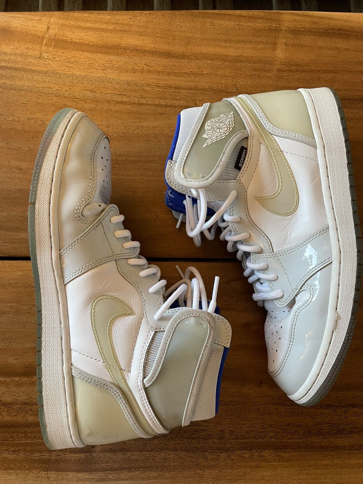 Jordan Brand × Nike Jordan 1 Retro High Size US 10.5 / EU 43-44 - 3 Thumbnail