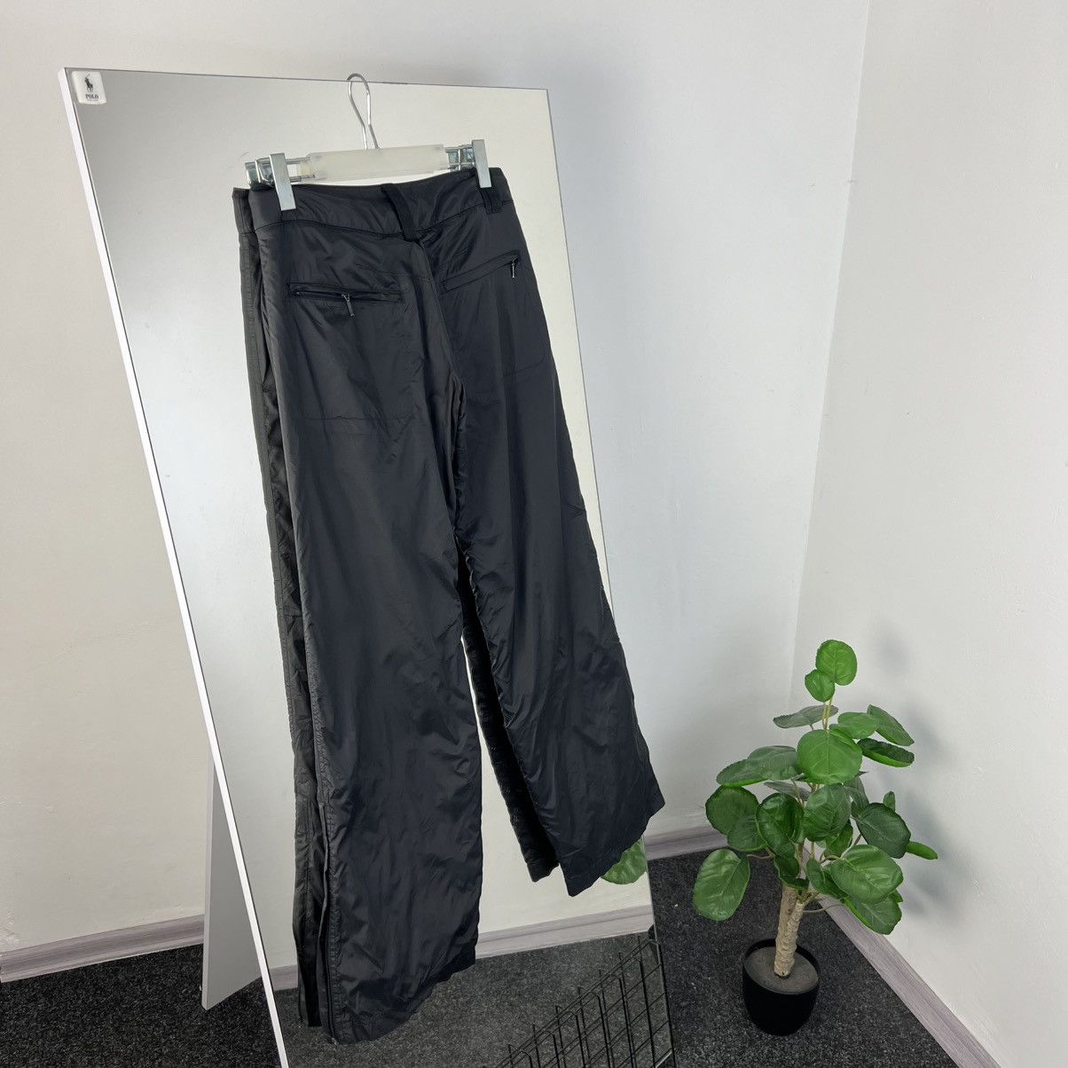 Nike Vintage Y2K Nike Mini Logo Parachute Baggy Track Pants Size 28" / US 6 / IT 42 - 2 Thumbnail