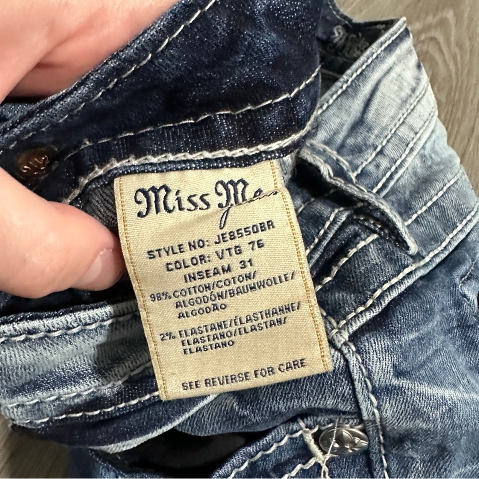 Miss Me Miss Me Fleur De Lis Embroidered Medium Wash Bootcut Jeans Size 28" / US 6 / IT 42 - 8 Thumbnail