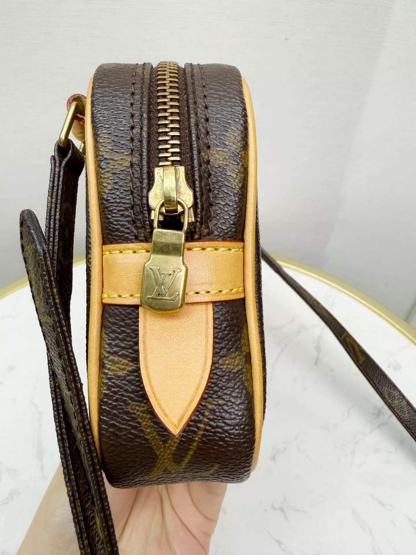 Louis Vuitton Louis Vuitton Used Monogram Crossbody Shoulder Bag Size ONE SIZE - 4 Thumbnail