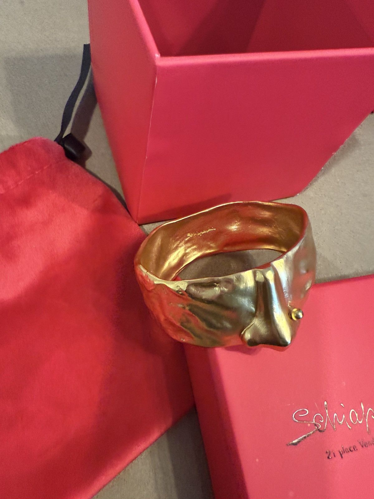 Schiaparelli 3 pièces Schiaparelli Hammered Gold Cuff Bracelet Size ONE SIZE - 14 Thumbnail