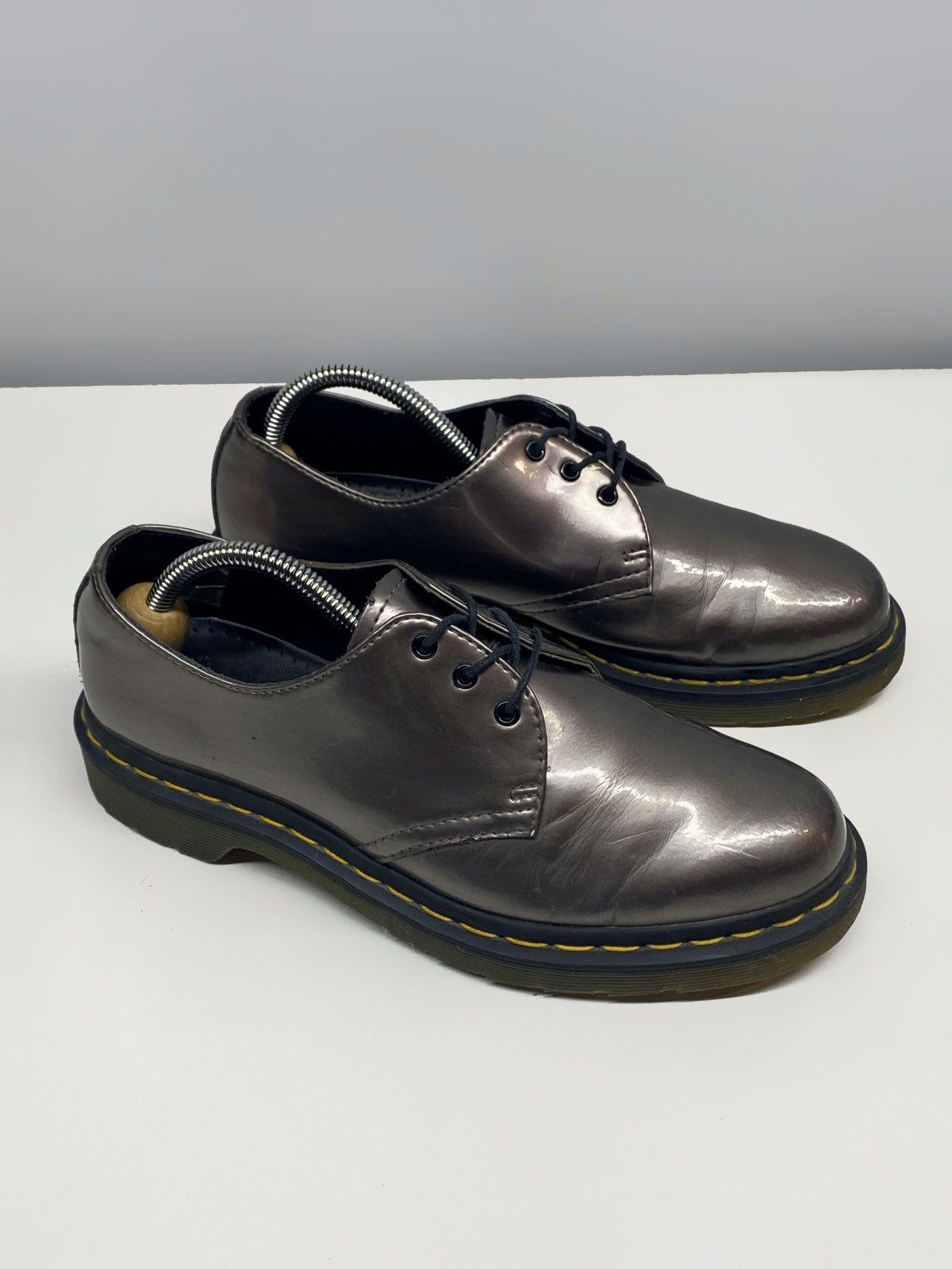 Dr. Martens Dr Martens Enamel Eye Pewter Patent Leather Lace Up Oxfords Size US 6 / EU 39 - 2 Thumbnail