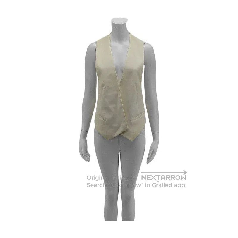 Louis Vuitton Louis Vuitton Beige Wool Sleeveless Short Coat . Size XS / US 0-2 / IT 36-38 - 1 Thumbnail