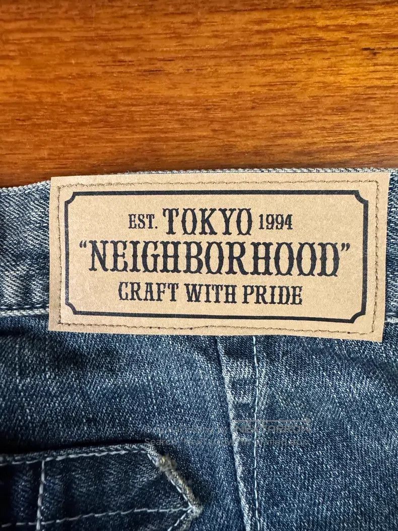 Neighborhood Neighborhood size S Jeans Size US 28 / EU 44 - 3 Thumbnail