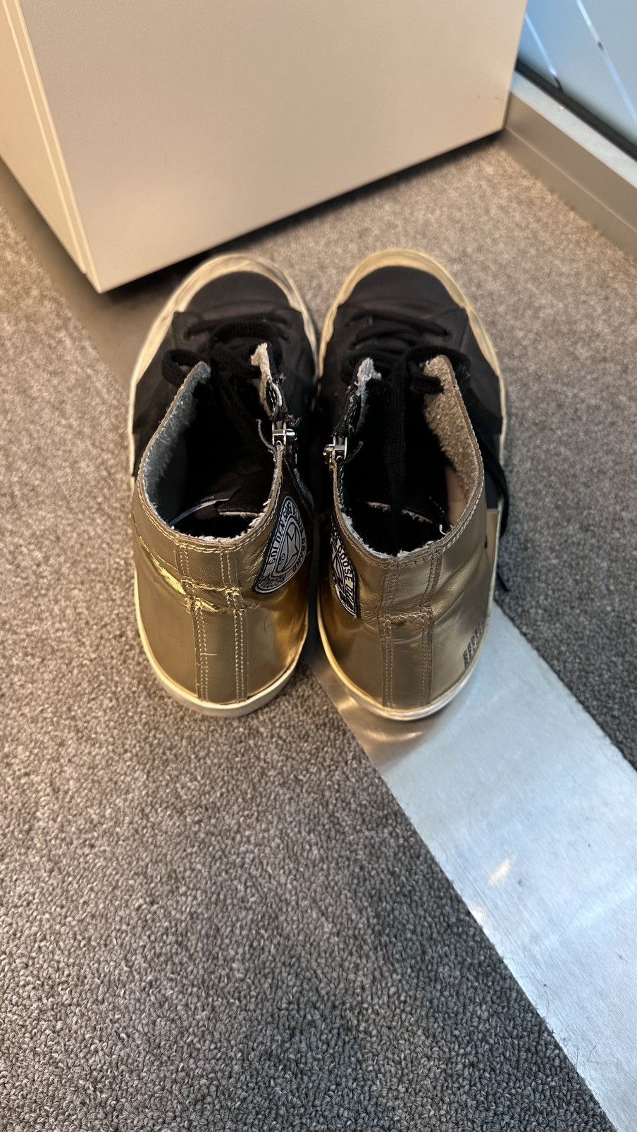Golden Goose Golden Goose 266/3000 golden hi-top sneakers Size US 9 / EU 42 - 3 Thumbnail