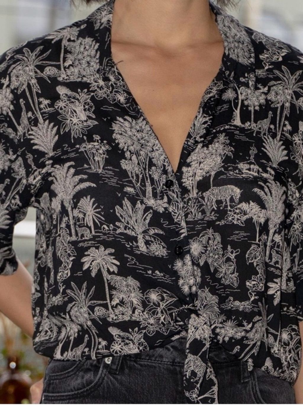 Topshop Topshop Black Jungle Toile Tie Front Crop Shirt Button Down Size L / US 10 / IT 46 - 2 Thumbnail