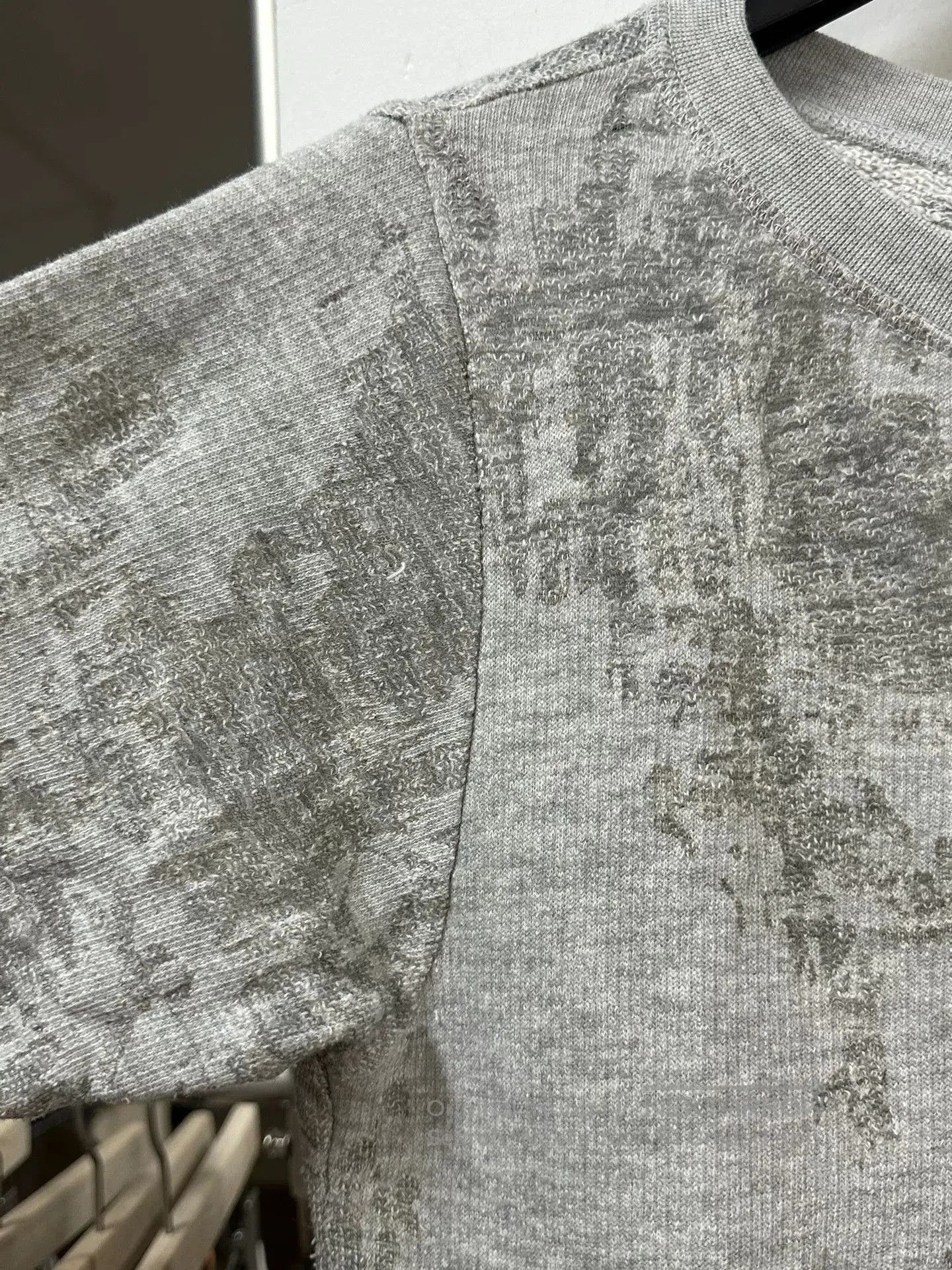 Dries Van Noten drapes laser-etched graphic short sleeve shirt. Size US S / EU 44-46 / 1 - 6 Thumbnail
