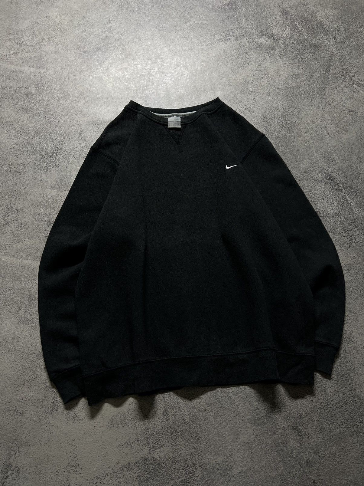 Vintage Vintage Y2k Nike 🖤 Faded Mini Swoosh Sweatshirt 00’s Size US L / EU 52-54 / 3 - 1 Thumbnail