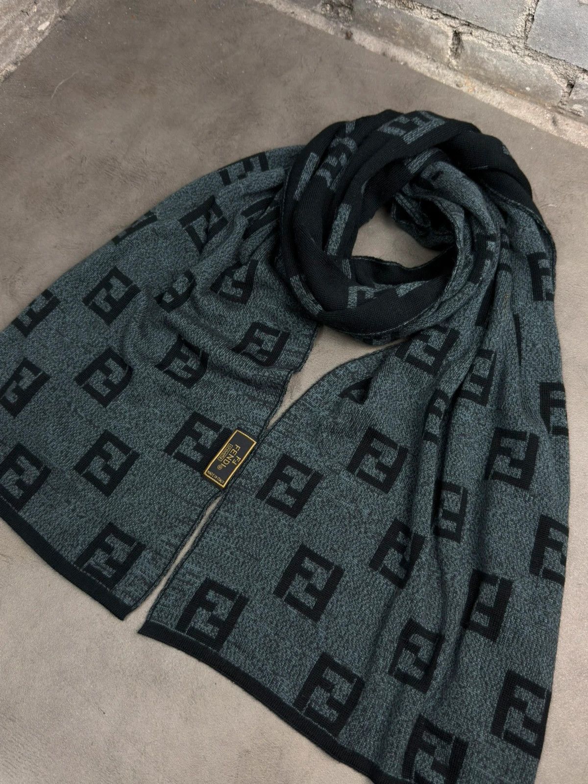 Fendi Fendi Roma made in Italy lambwool double sided scarf Size ONE SIZE - 2 Thumbnail