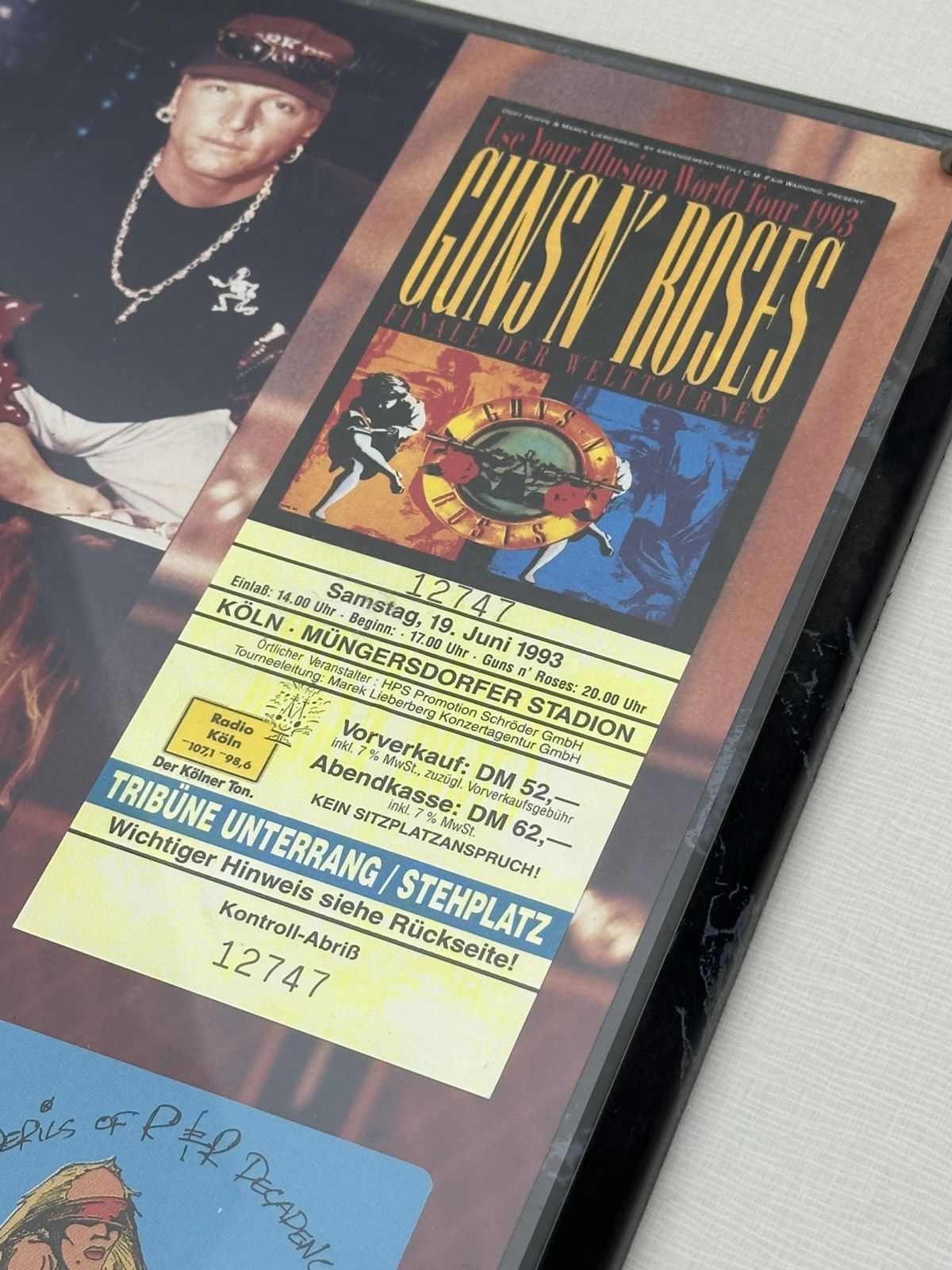 Guns N' Roses Gun’s N Roses Hanging Plaque Use Your Illusion 1993 Tour Size ONE SIZE - 5 Thumbnail
