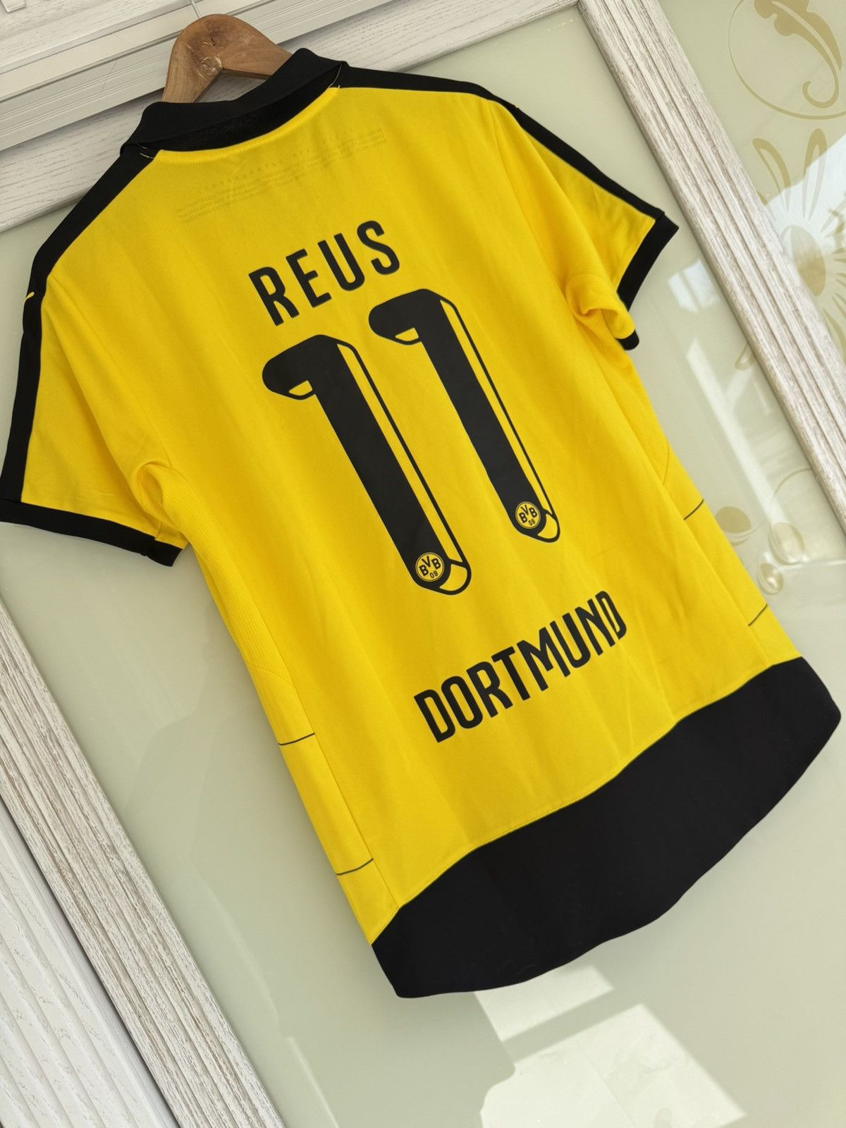 Puma Reus #11 Borussia Dortmund 2015-2016 Home Soccer Jersey Kit Size US M / EU 48-50 / 2 - 4 Thumbnail