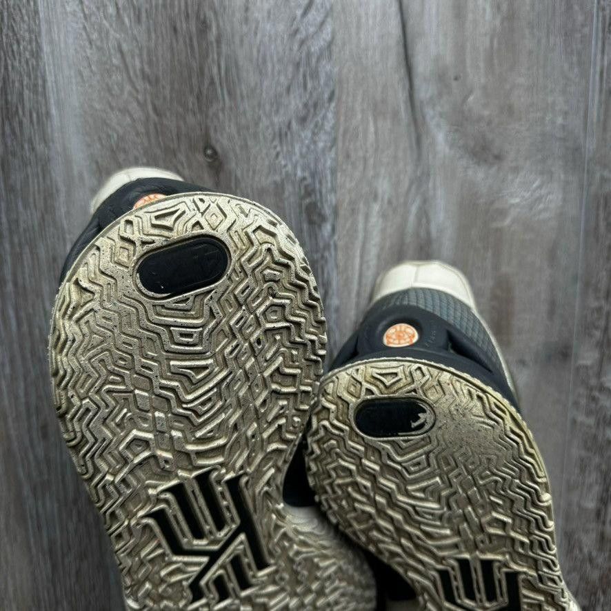 Nike NIKE • Kyrie 4 Low "Black Grey Rattan" (13M) Size US 13 / EU 46 - 12 Thumbnail