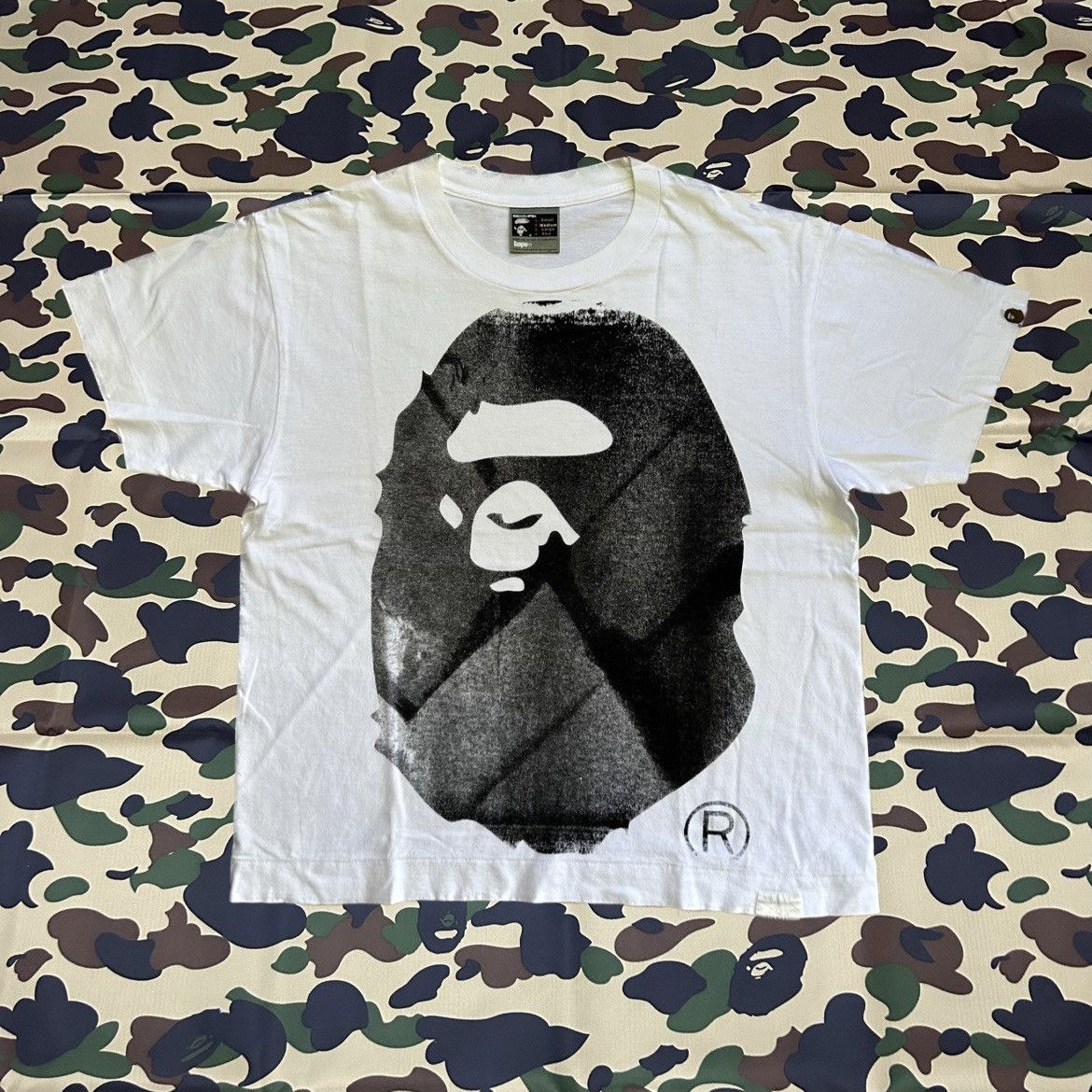 Bape Bape Exclusive Handprint Big Ape Head Tee Size US M / EU 48-50 / 2 - 1 Thumbnail