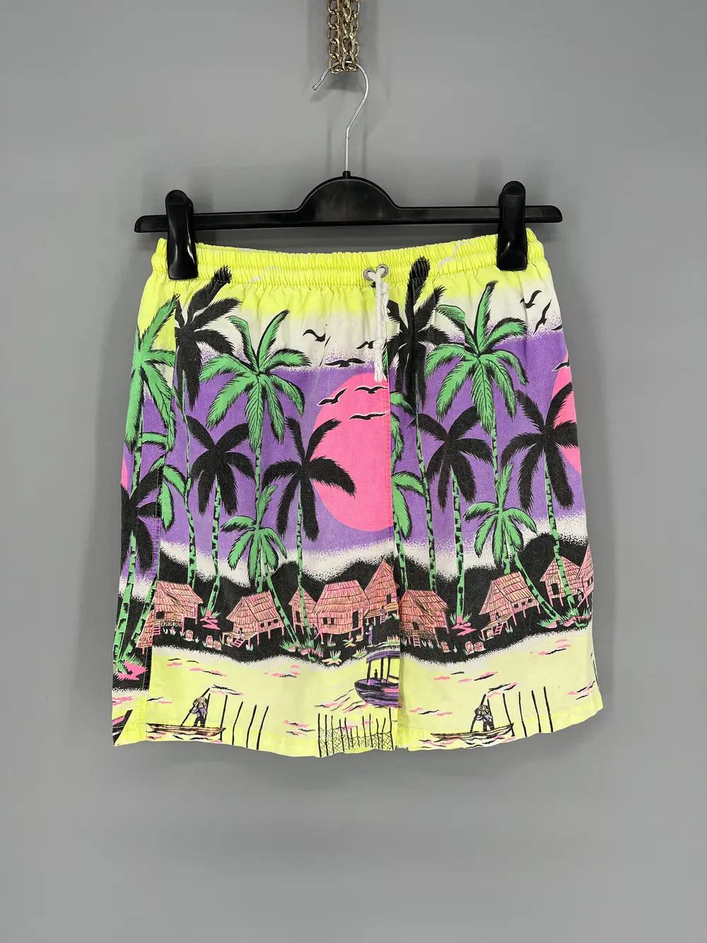 Vintage Vintage Y2K Art Streetwear Hawaiian Shorts Fashion Grailed Size US 30 / EU 46 - 1 Thumbnail