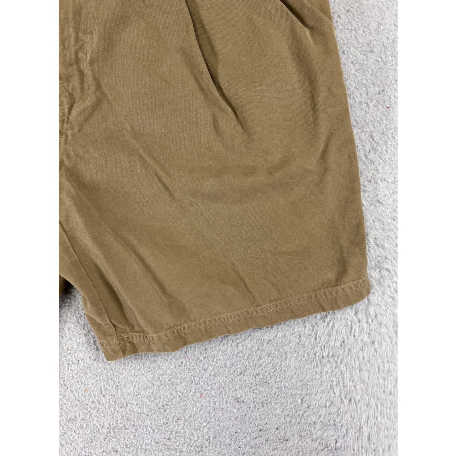 Tommy Bahama Tommy Bahama Shorts Men Bermuda 38 Beige Pleated Tencel Blend -- Golf Golfer Casual Adult Regular Size US 38 / EU 54 - 2 Thumbnail