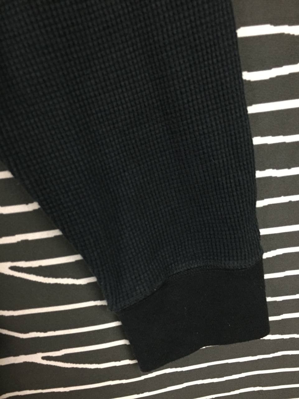 Uniqlo Uniqlo Waffle Knit Henley Neck Long Sleeve Tee Size XL Size US XL / EU 56 / 4 - 4 Thumbnail