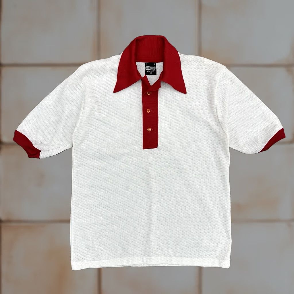 Arrow VINTAGE 70s Knit Knak By Arrow Polyester Polo Shirt White Red Large Mens Polo/Rugby Vintage 1970s Rockabilly Shirt Size US L / EU 52-54 / 3 - 1 Thumbnail