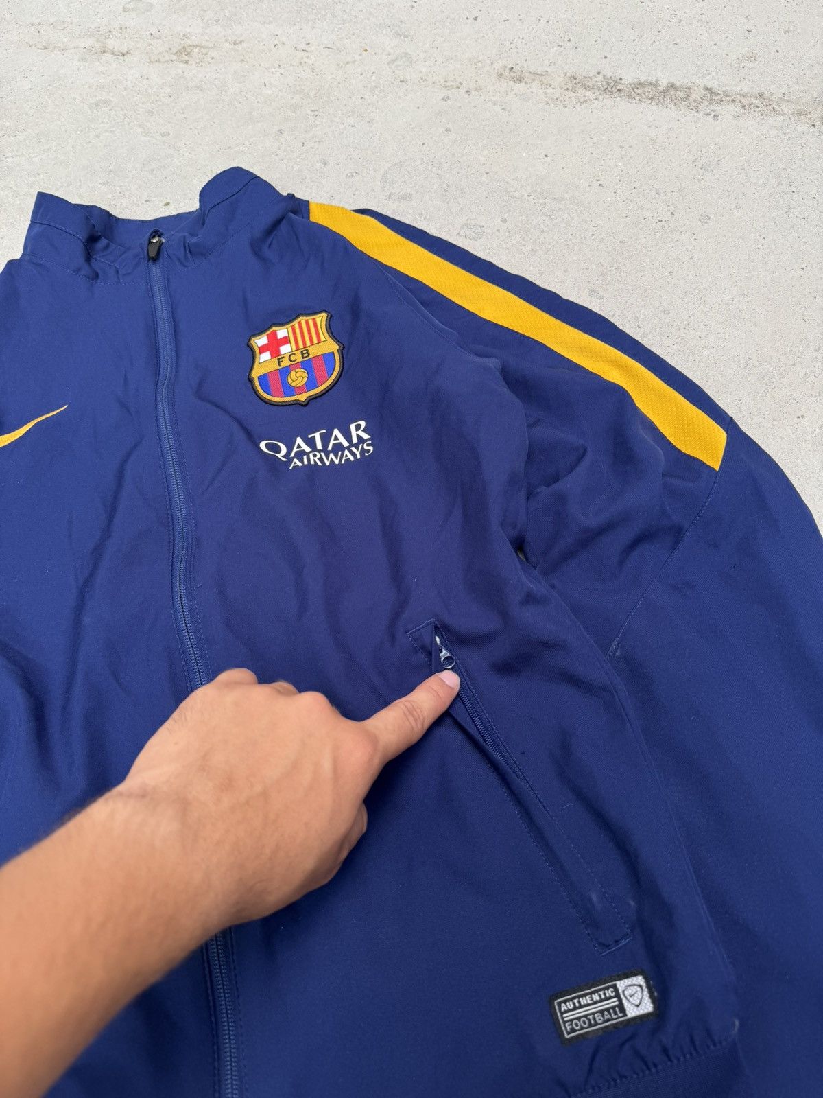 Nike Nike Barcelona 2015-2016 Soccer Zip Jacket Size US S / EU 44-46 / 1 - 11 Thumbnail