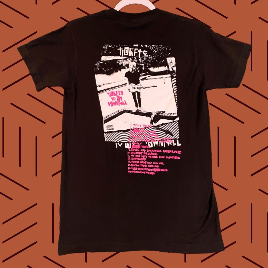 Vintage VINTAGE Machine Gun Kelly T-Shirt Men Small Black Logo Short Sleeve Graphic 2010s Size US S / EU 44-46 / 1 - 1 Thumbnail