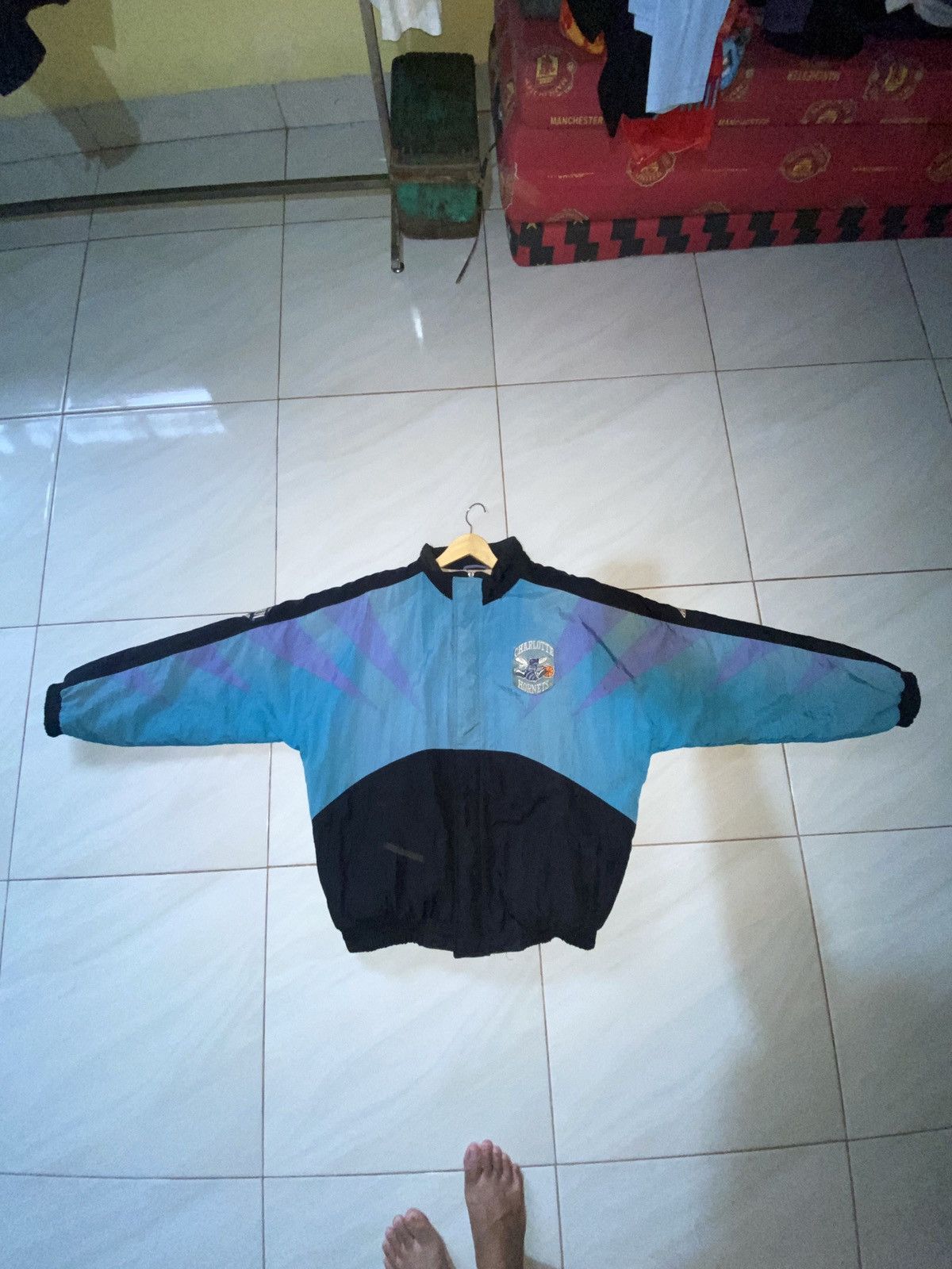Chalk Line × Pro Player × Starter Vintage starter Charlotte Hornets Size US XL / EU 56 / 4 - 6 Thumbnail