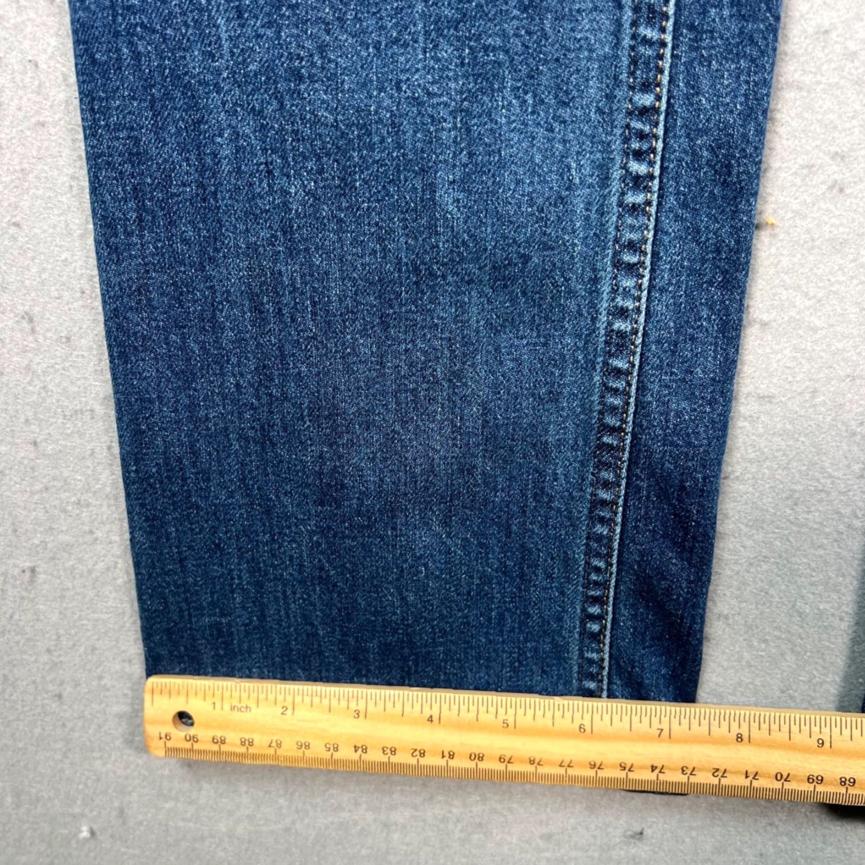 Helmut Lang VINTAGE HELMUT LANG Jeans Dark Wash 26 Straight-Leg 5-Pocket Denim Womens Adult 26 Inseam 30 Blue Cotton Blend Made In Italy Women Jeans Size 26" / US 2 / IT 38 - 7 Thumbnail