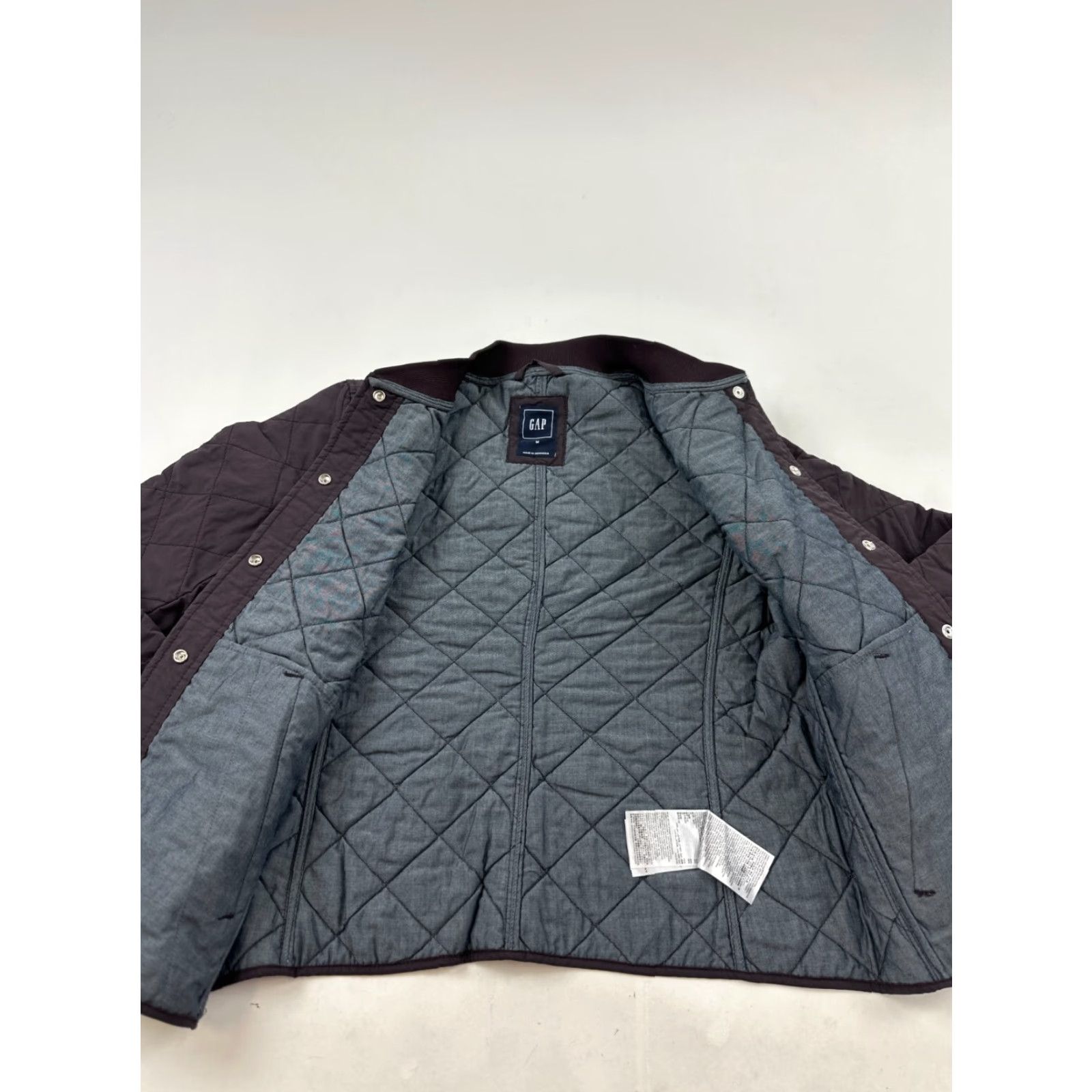 Gap Gap Bomber Jacket Womens M Purple Zip Pocket Quilted Lightweight Full Zip Snap Front Regular Fit, Casual Outdoor Season Fall Winter - N/A Size M / US 6-8 / IT 42-44 - 3 Thumbnail