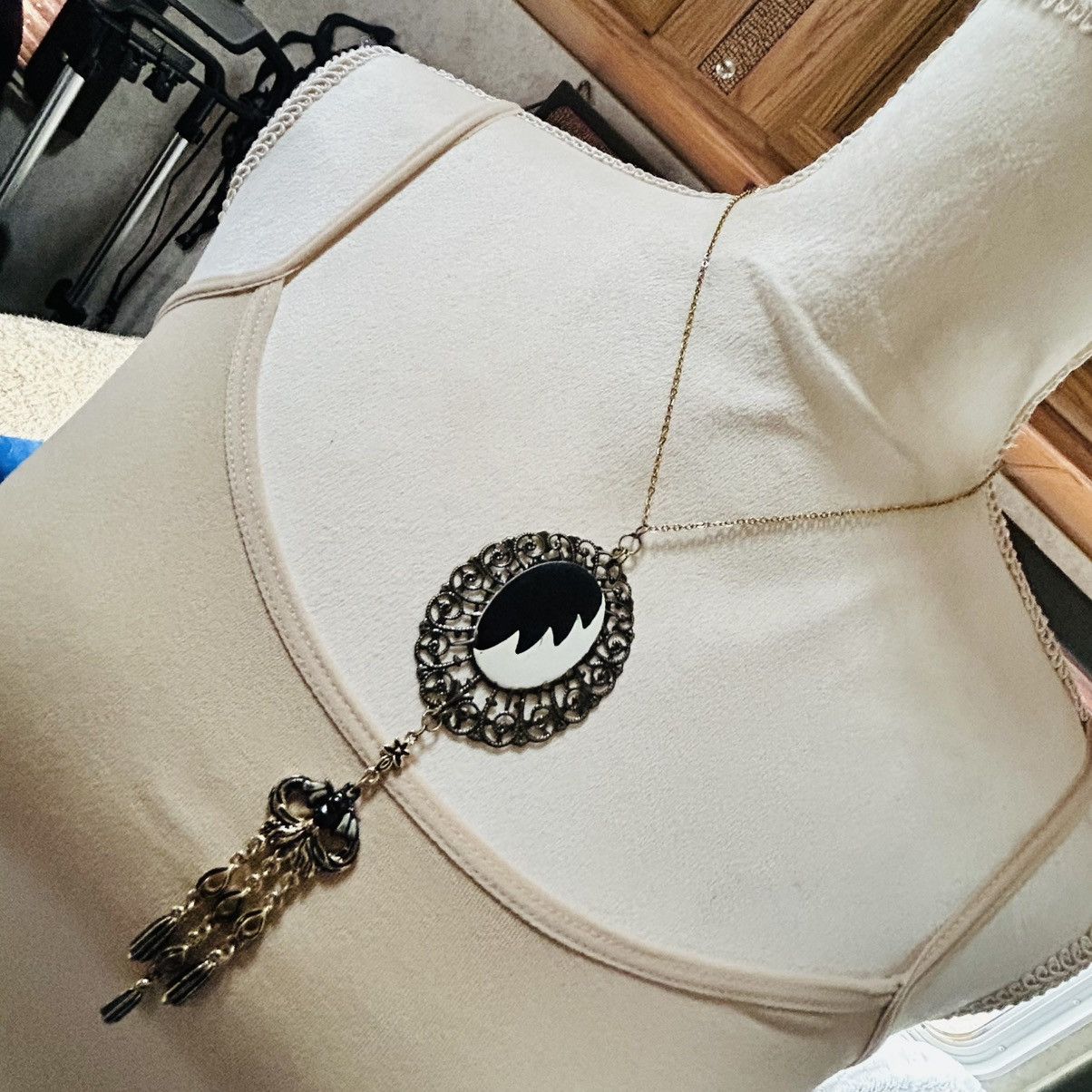 Handmade Handcrafted Cruella de Vil cameo bat accent pendant necklace Size ONE SIZE - 1 Thumbnail
