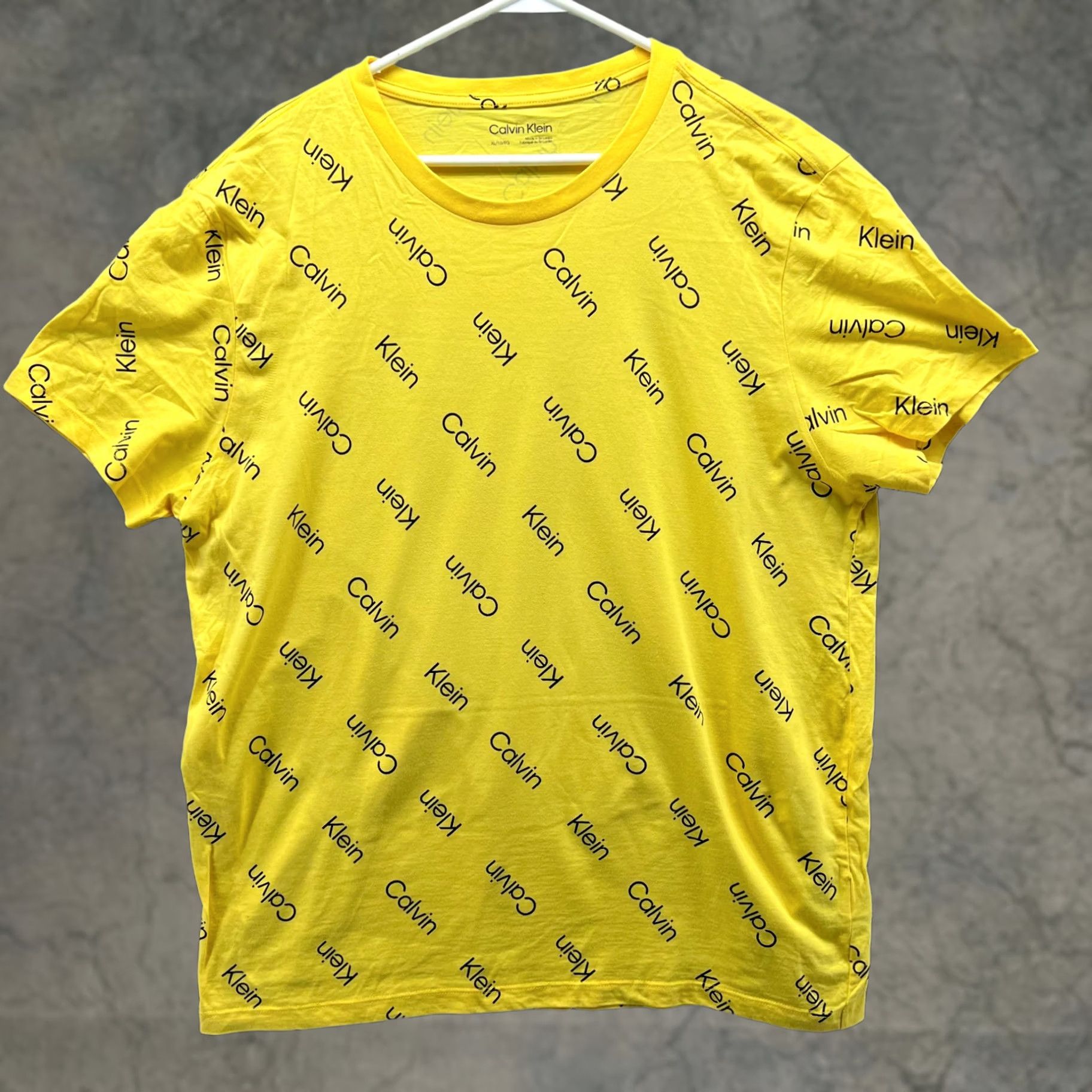Calvin Klein Calvin Klein Shirt XL Mens Yellow All Over Logo Print Short Sleeve Tee Size US XL / EU 56 / 4 - 1 Thumbnail