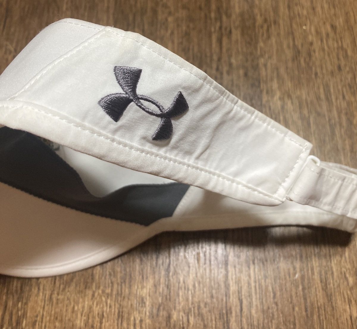 Vintage Under Armour Visor Women’s OSFA Fighting Hornet Logo White Size ONE SIZE - 3 Thumbnail