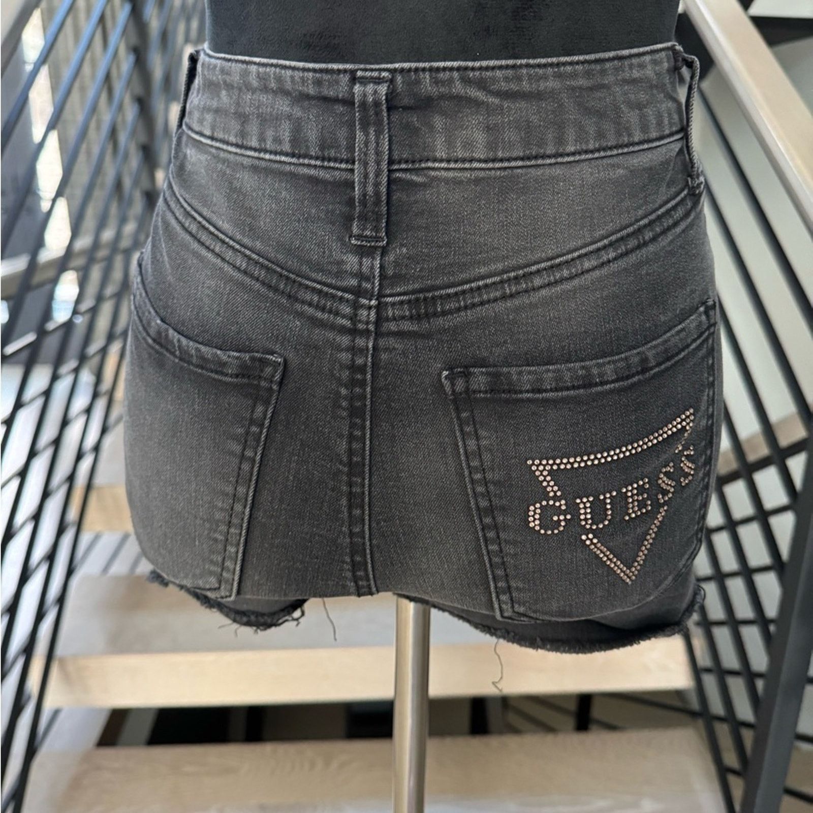 Guess New Guess Black Denim High-Waisted Button-Up Shorts size 24 Size 24" / US 00 / IT 34 - 3 Thumbnail