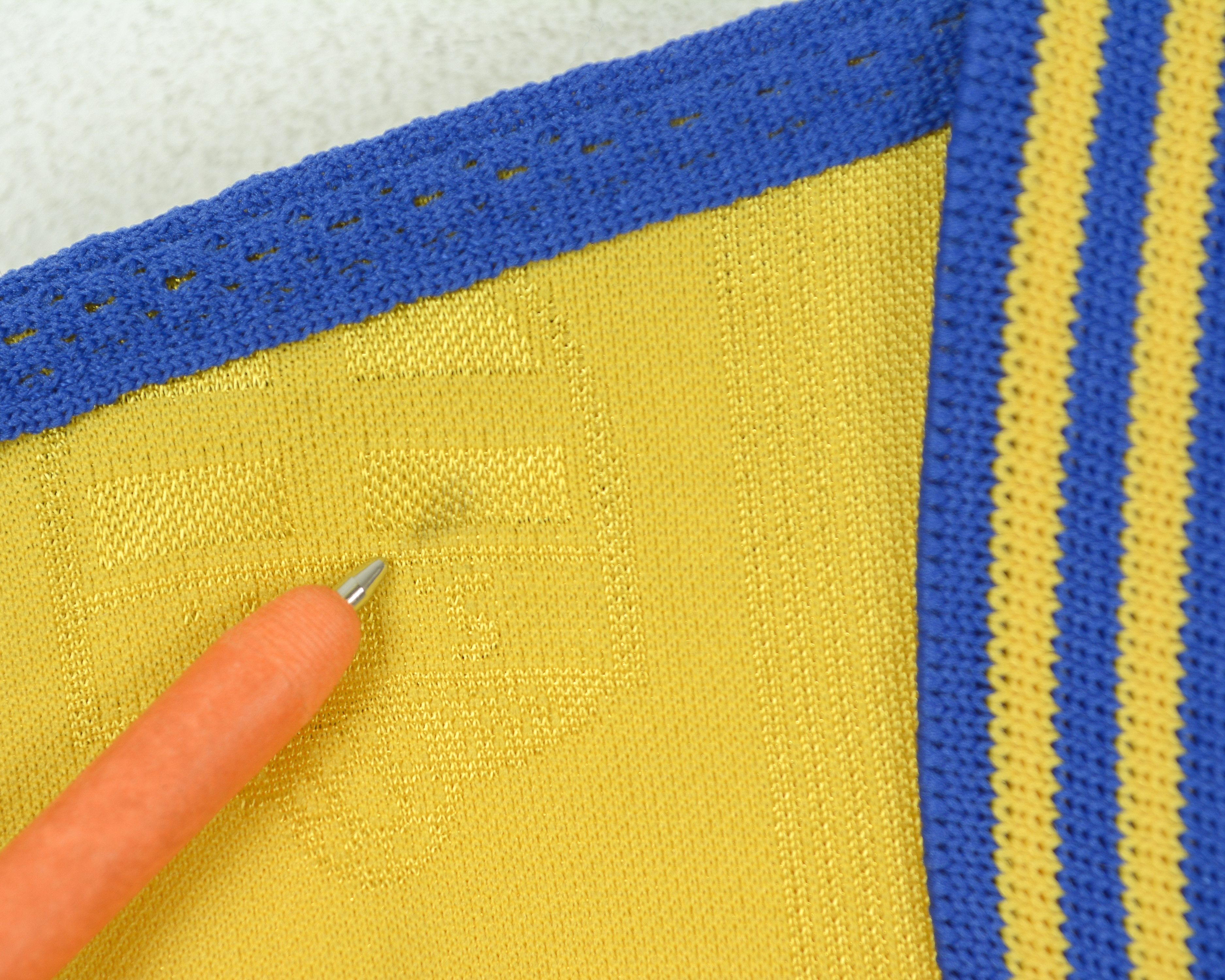 Adidas × Vintage SWEDEN Ljungberg #9 Home Shirt XL Adult 1998 1999 Kit Size US XL / EU 56 / 4 - 8 Thumbnail