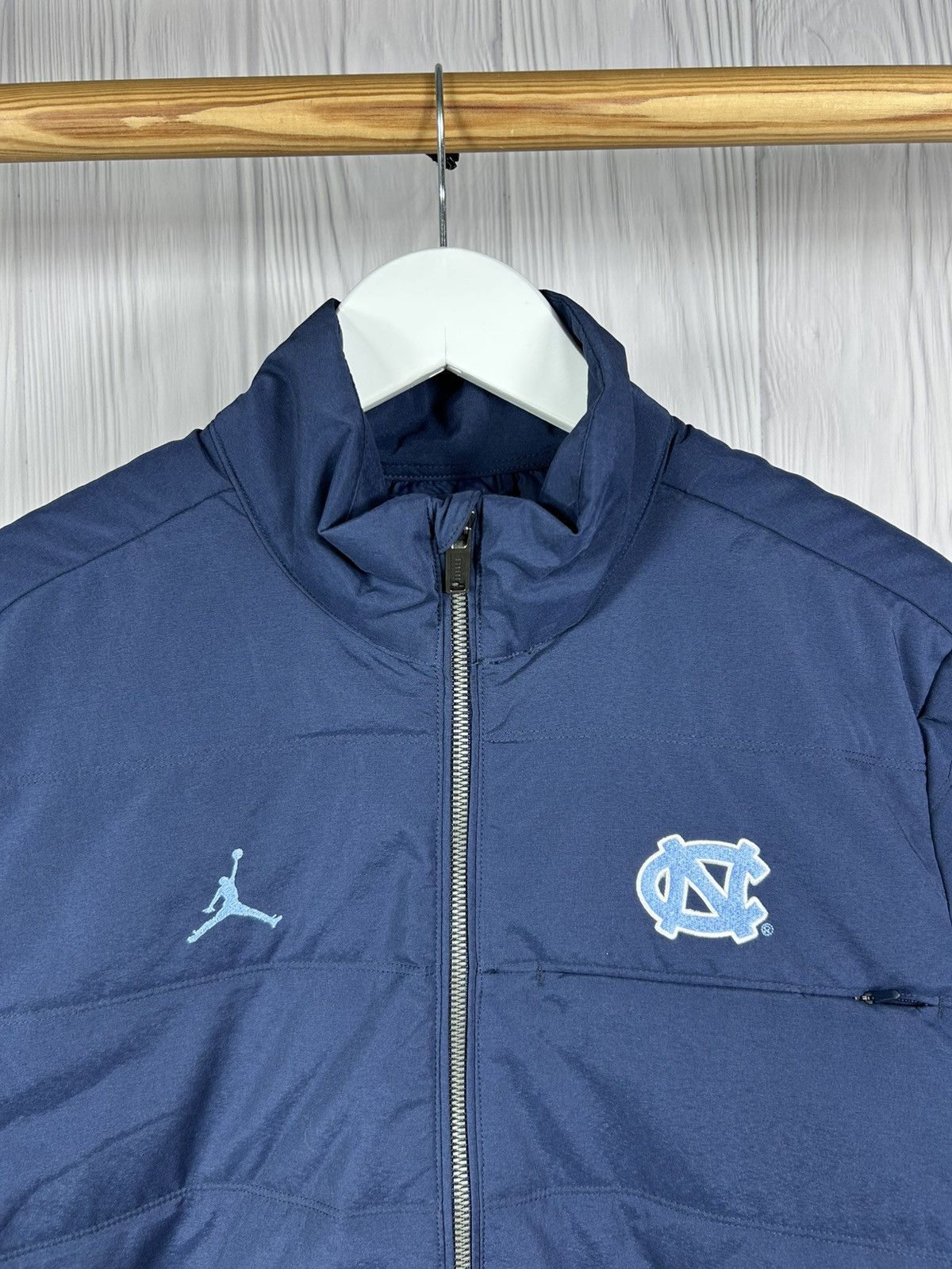 Jordan Brand Nike Jordan North Carolina Tar Heels UNC Quilted Jacket Sz S Size US S / EU 44-46 / 1 - 4 Thumbnail