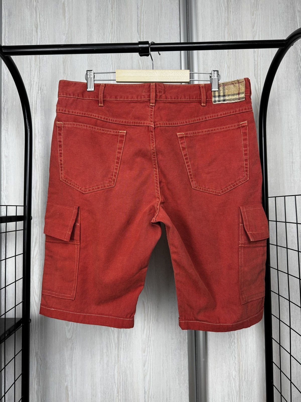 Burberry Burberry London brick red cotton cargo nova check shorts Size US 38 / EU 54 - 8 Thumbnail