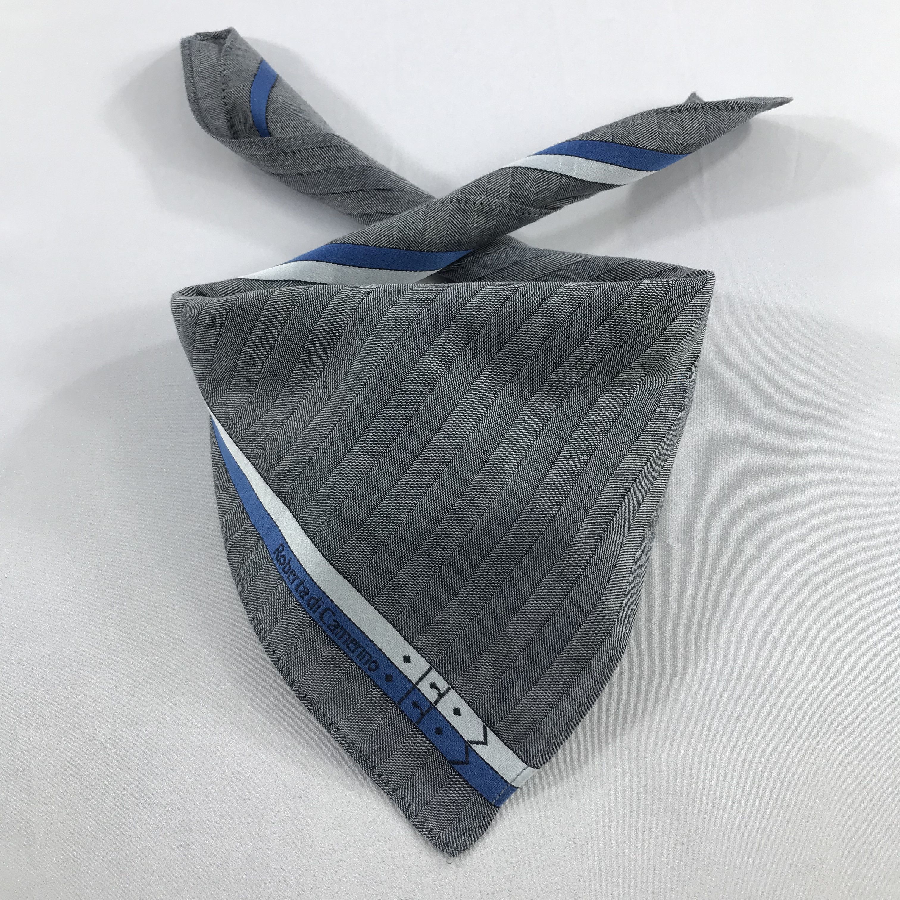 Roberta di Camerino × Vintage Roberta Di Camerino Bandana /Handkerchief/Neckerchief -S2127 Size ONE SIZE - 2 Thumbnail