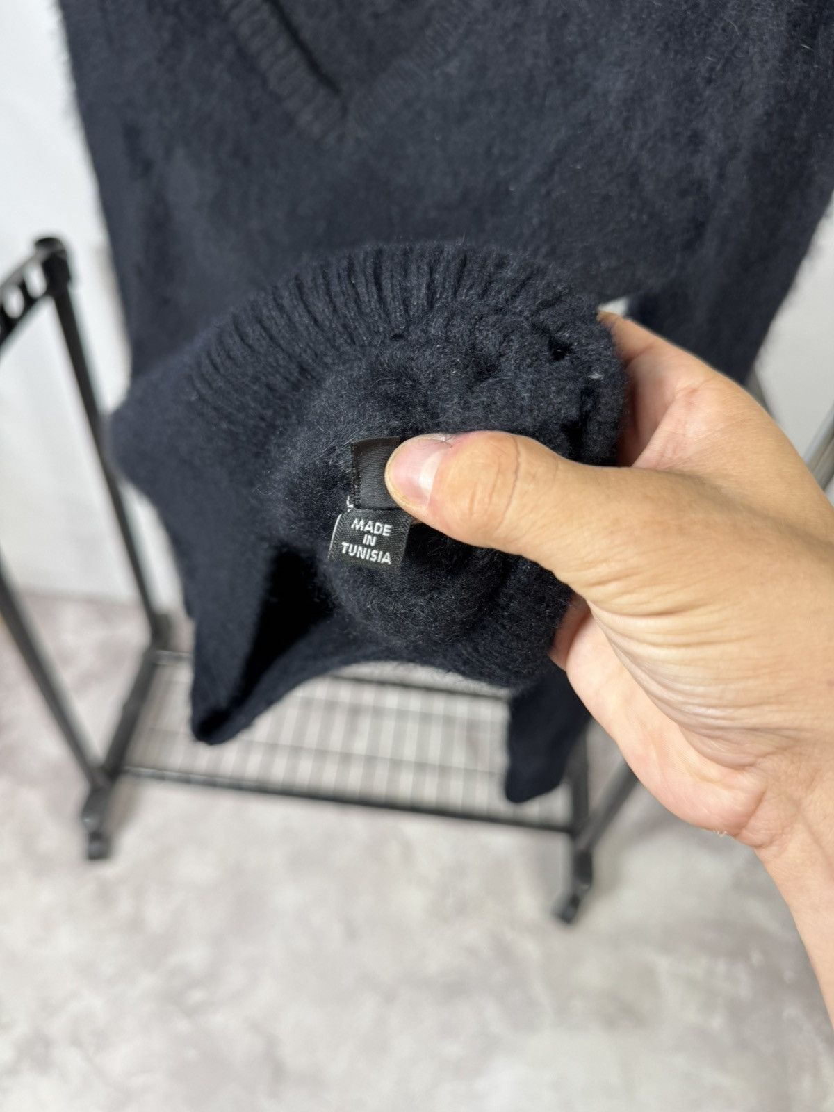 Dolce & Gabbana Vintage Dolce Gabbana Mohair V-Neck Sweater Size M / US 6-8 / IT 42-44 - 6 Thumbnail