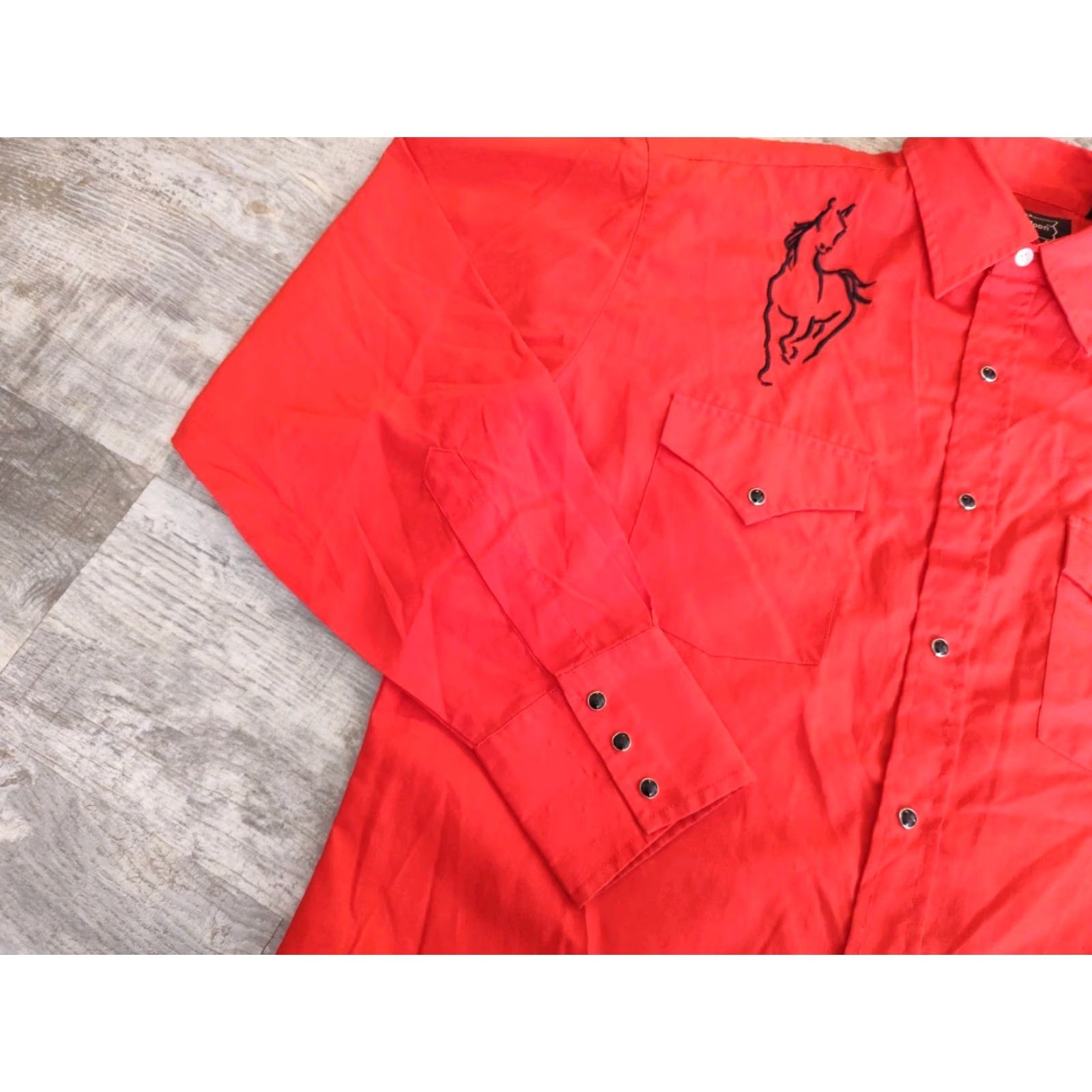 Vintage Vintage High Noon Mens Embroidered Horses Pearl Snap Western Cowboy Shirt M Red under 200 characters Size US L / EU 52-54 / 3 - 5 Thumbnail