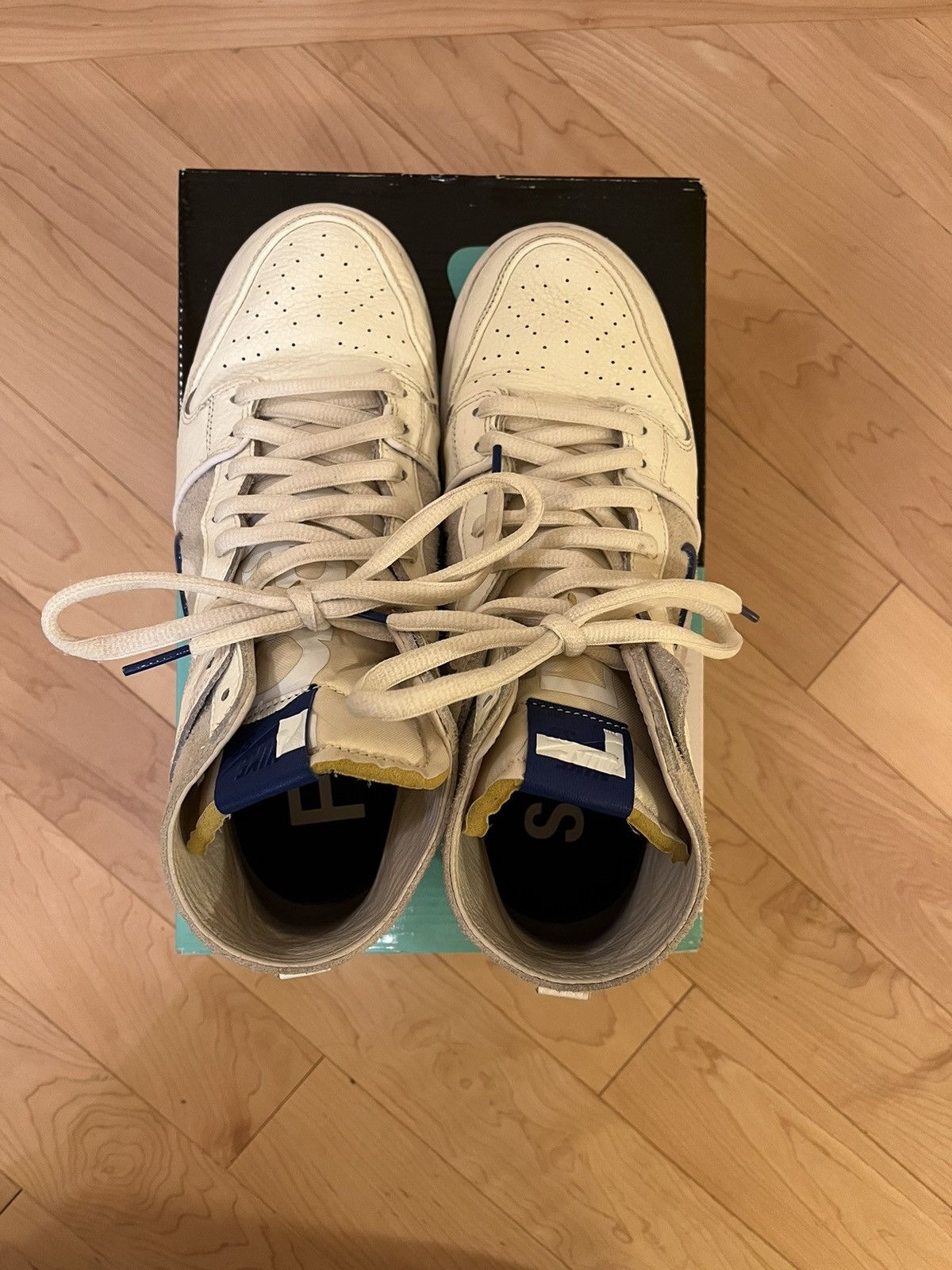 Nike × Soulland Nike Dunk Sb x Soulland high top white collab Size US 10 / EU 43 - 7 Thumbnail