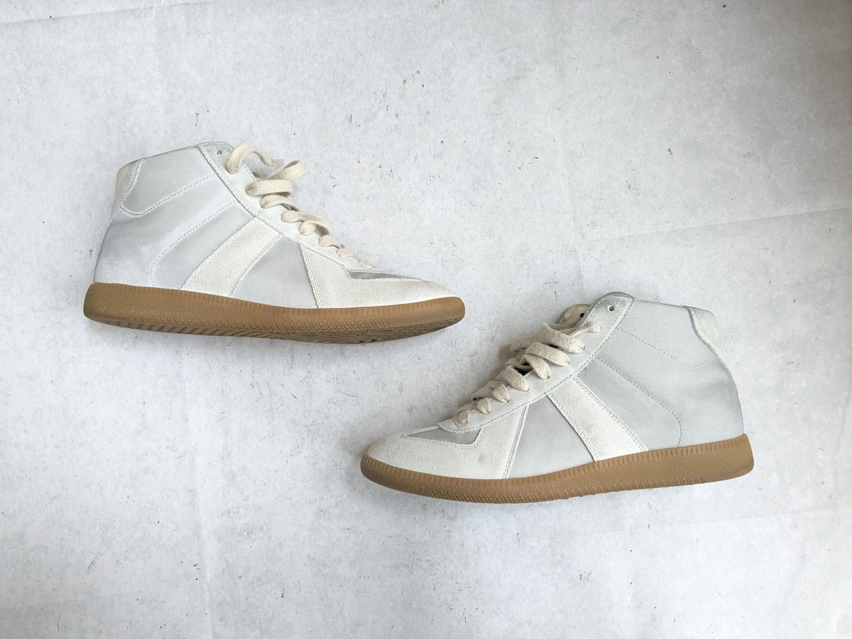 Maison Margiela Maison Margiela Replica GAT White Gray 7 40 High Tops Size US 7 / EU 40 - 1 Thumbnail