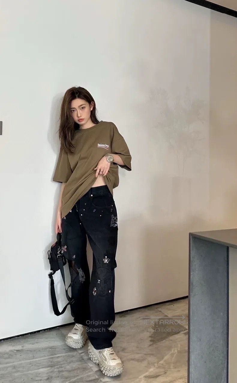 Balenciaga Balenciaga LOGO Letter Coke Embroidered Loose Round Neck C Size US XS / EU 42 / 0 - 9 Thumbnail