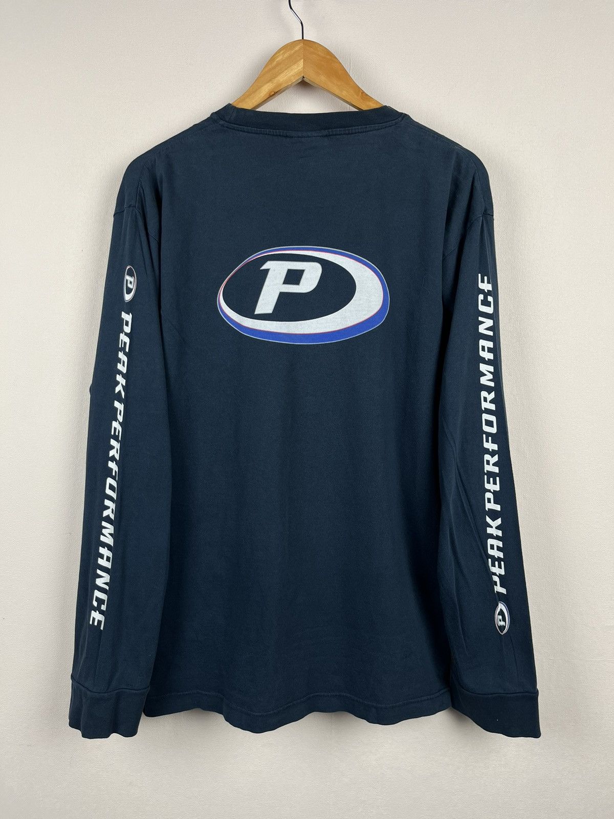 Peak Performance Peak Performance Mens XL T-Shirt Blue Long Sleeve Big Logo Size US XL / EU 56 / 4 - 1 Thumbnail