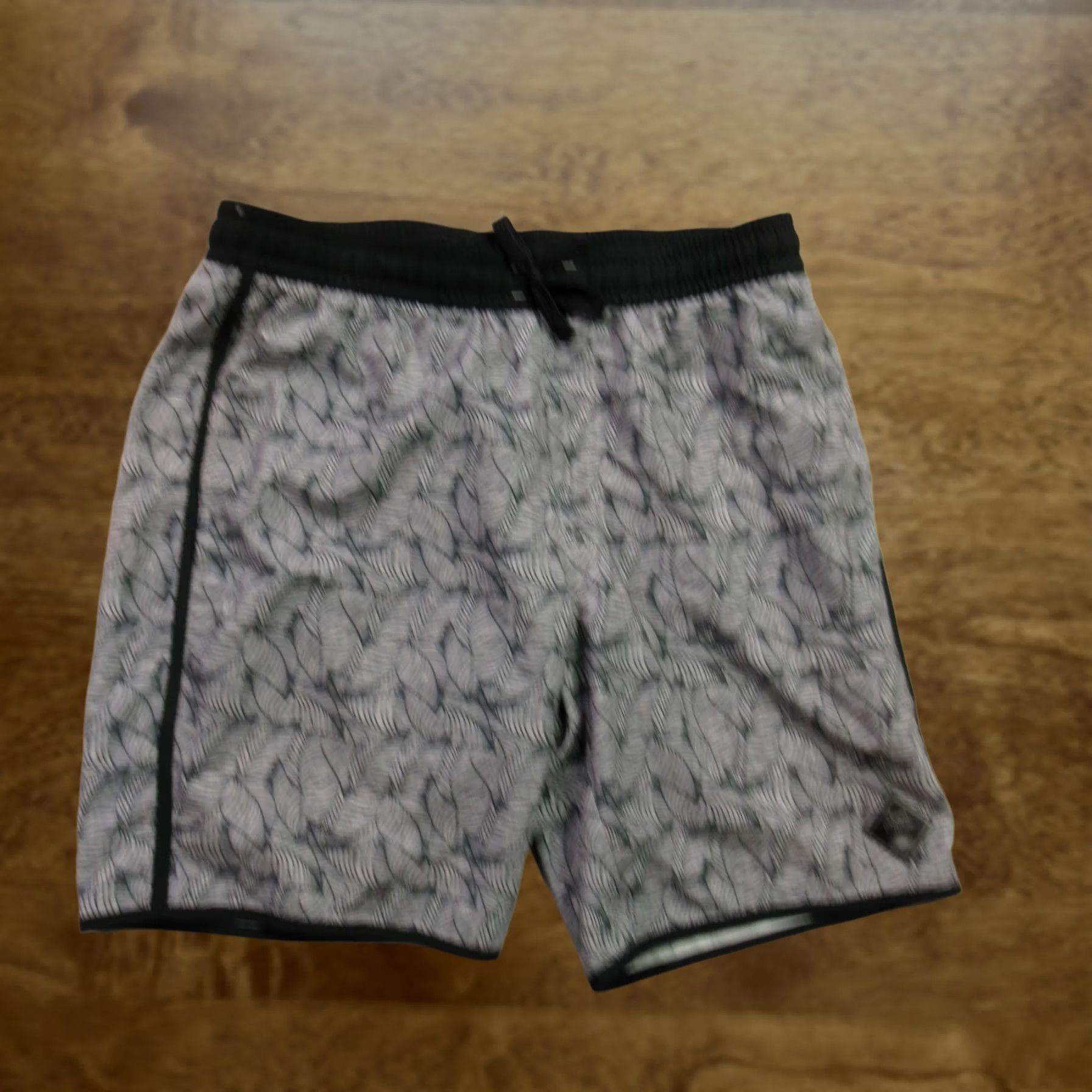 TravisMathew Travis Mathew Men's Athletic Shorts | Size 30 | Gray Nylon 8" Inseam Drawstring Lightweight Quick-Dry Hiking Gym Travel Activewear Size US 30 / EU 46 - 1 Thumbnail