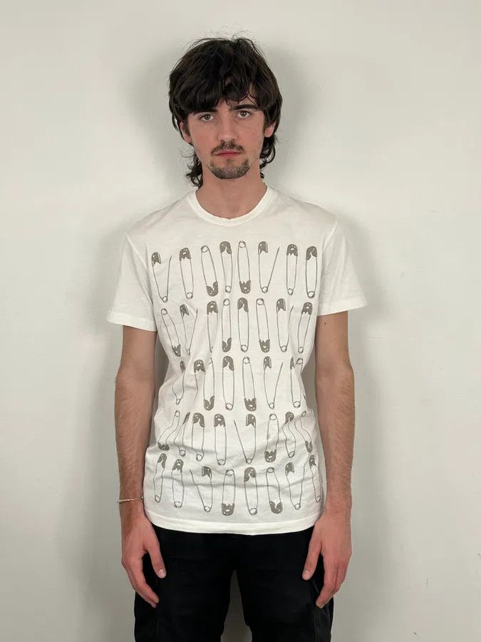 Dsquared2 2010s Dsquared2 White Safety Pin T-Shirt Size US S / EU 44-46 / 1 - 2 Thumbnail