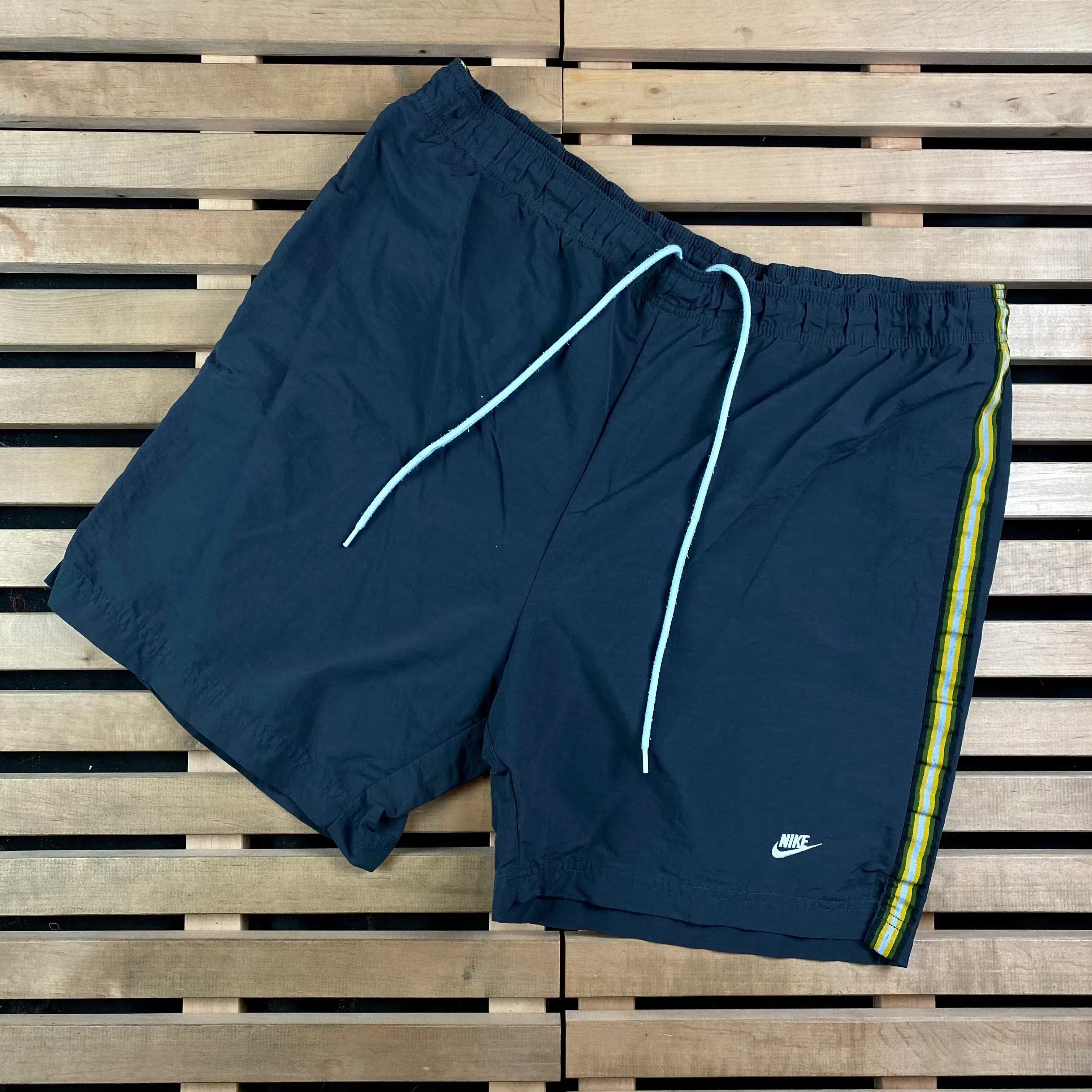 Nike × Vintage Mens Shorts Nike Vintage Size XL Size US 36 / EU 52 - 1 Thumbnail