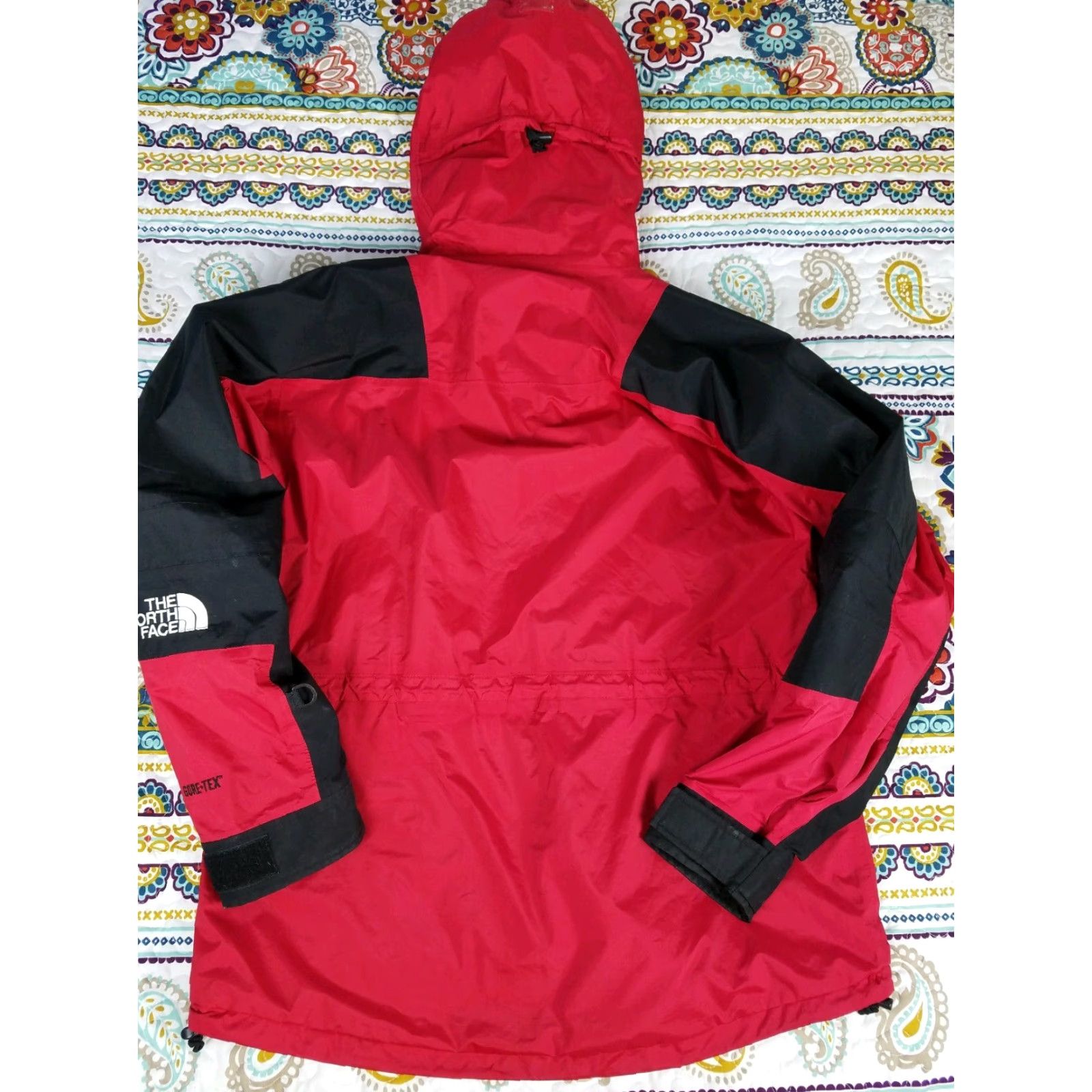 The North Face VINTAGE The North Face Gore Tex Hoodie Coat Mens L Red 90s TNF Coat 30in 27in Pit to Pit Size US L / EU 52-54 / 3 - 6 Thumbnail