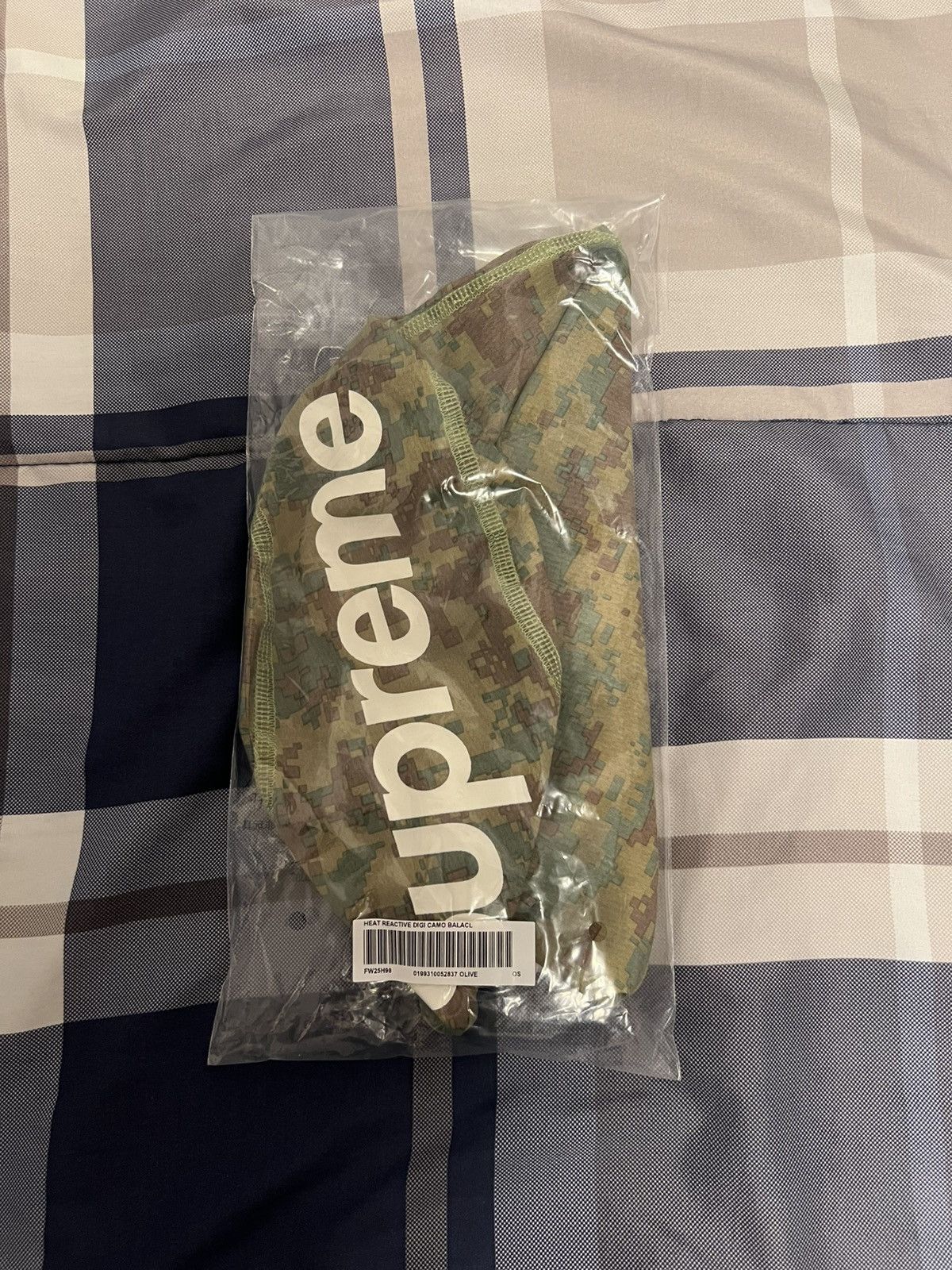Supreme Supreme Heat Reactive Digi Camo Balaclava Olive Size ONE SIZE - 1 Thumbnail