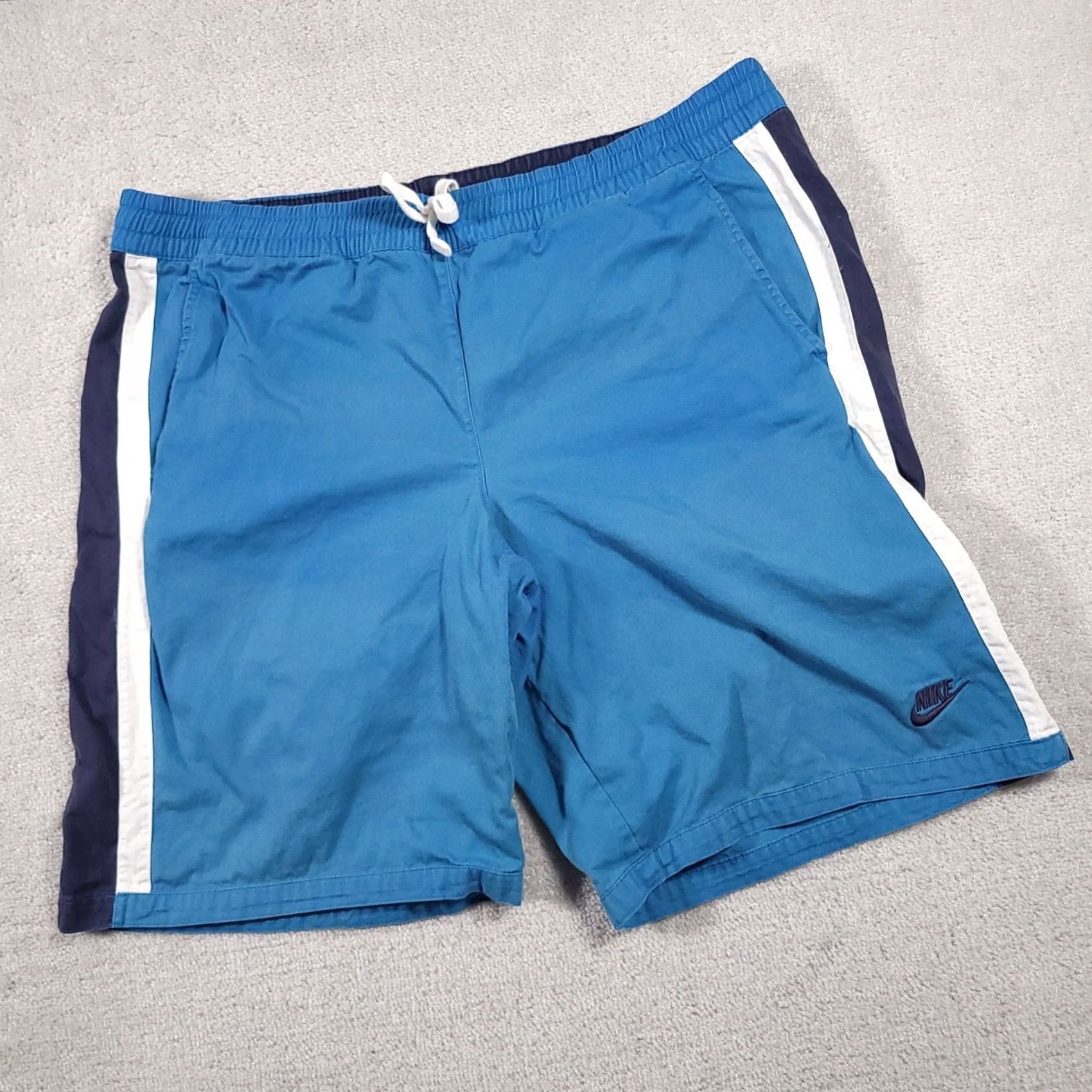 Nike VINTAGE Nike Shorts Mens XXL Blue Twill Elastic Waist Drawstring Heavy Logo Stripe Bermuda 90s Mens Size US 39 - 2 Thumbnail
