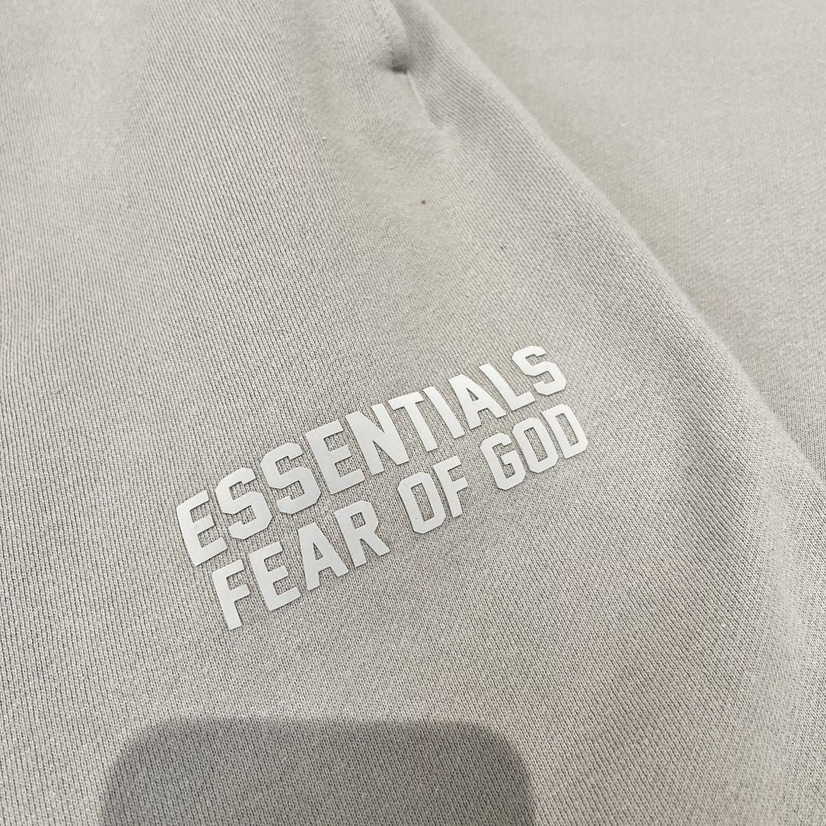 Essentials × Fear of God Fear Of God Essentials Sweatpants Beige Size US 36 / EU 52 - 3 Thumbnail