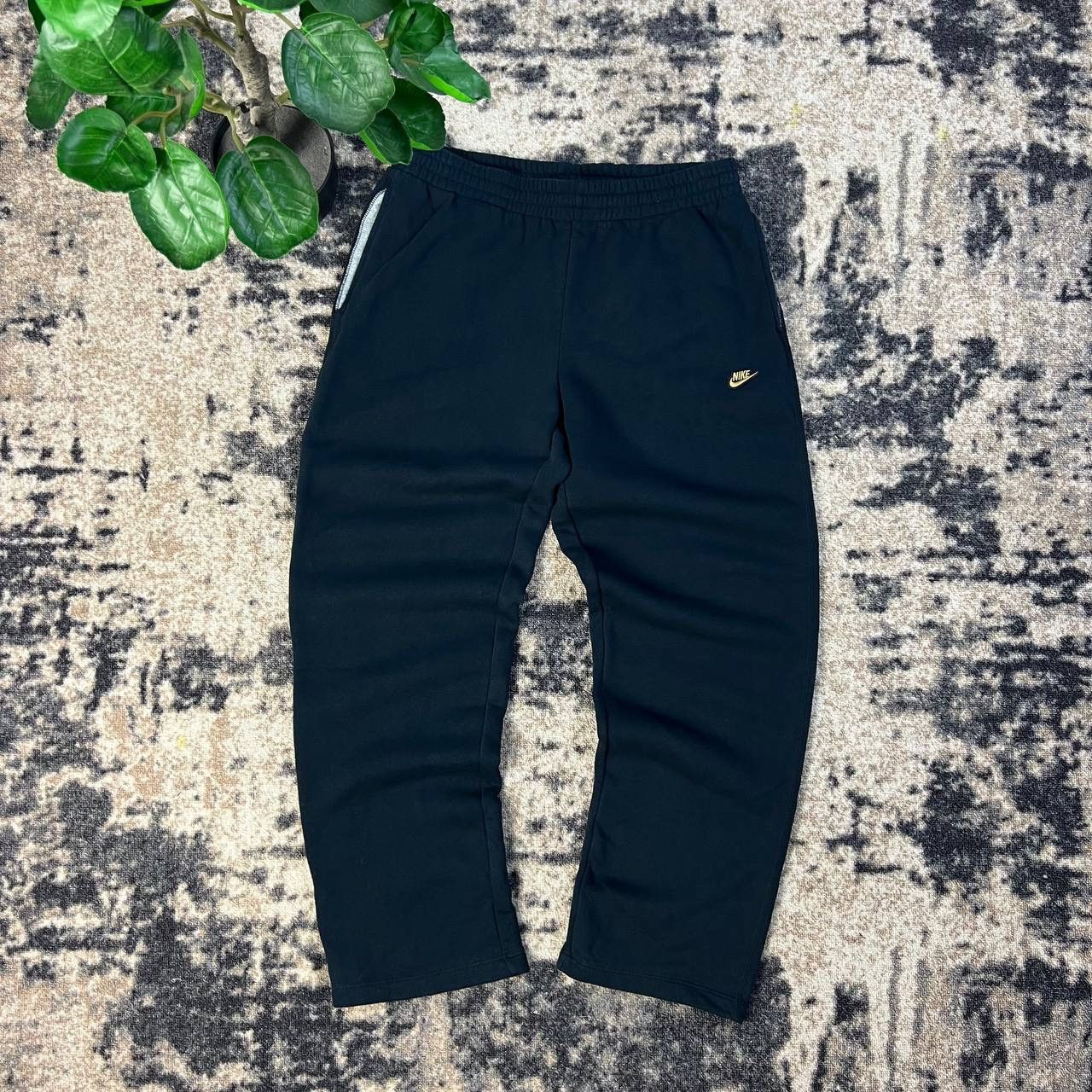 Nike Nike Mini Logo Vintage Y2K Baggy Sweatpants Size US 34 / EU 50 - 1 Thumbnail